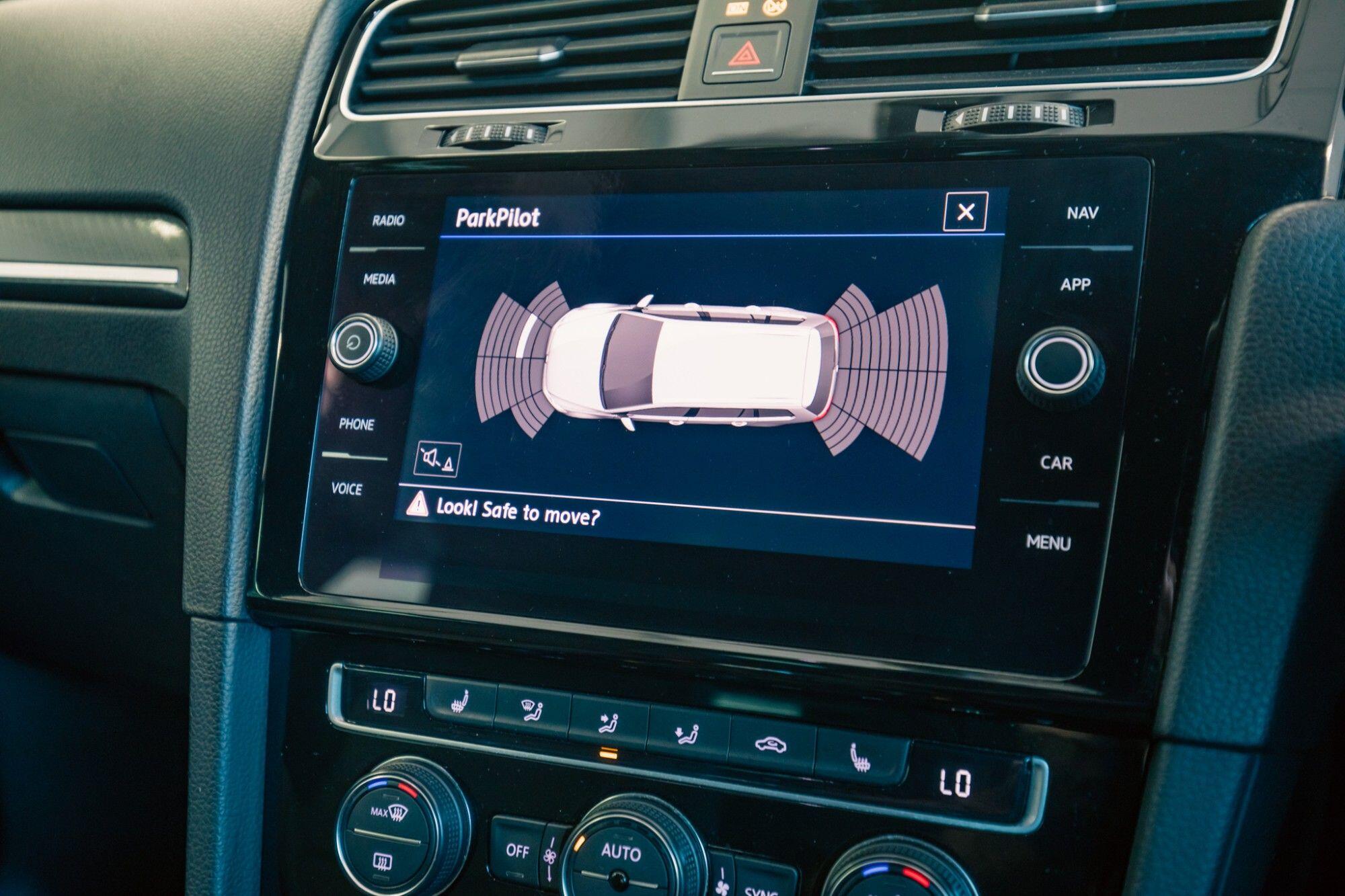Volkswagen Golf view 23