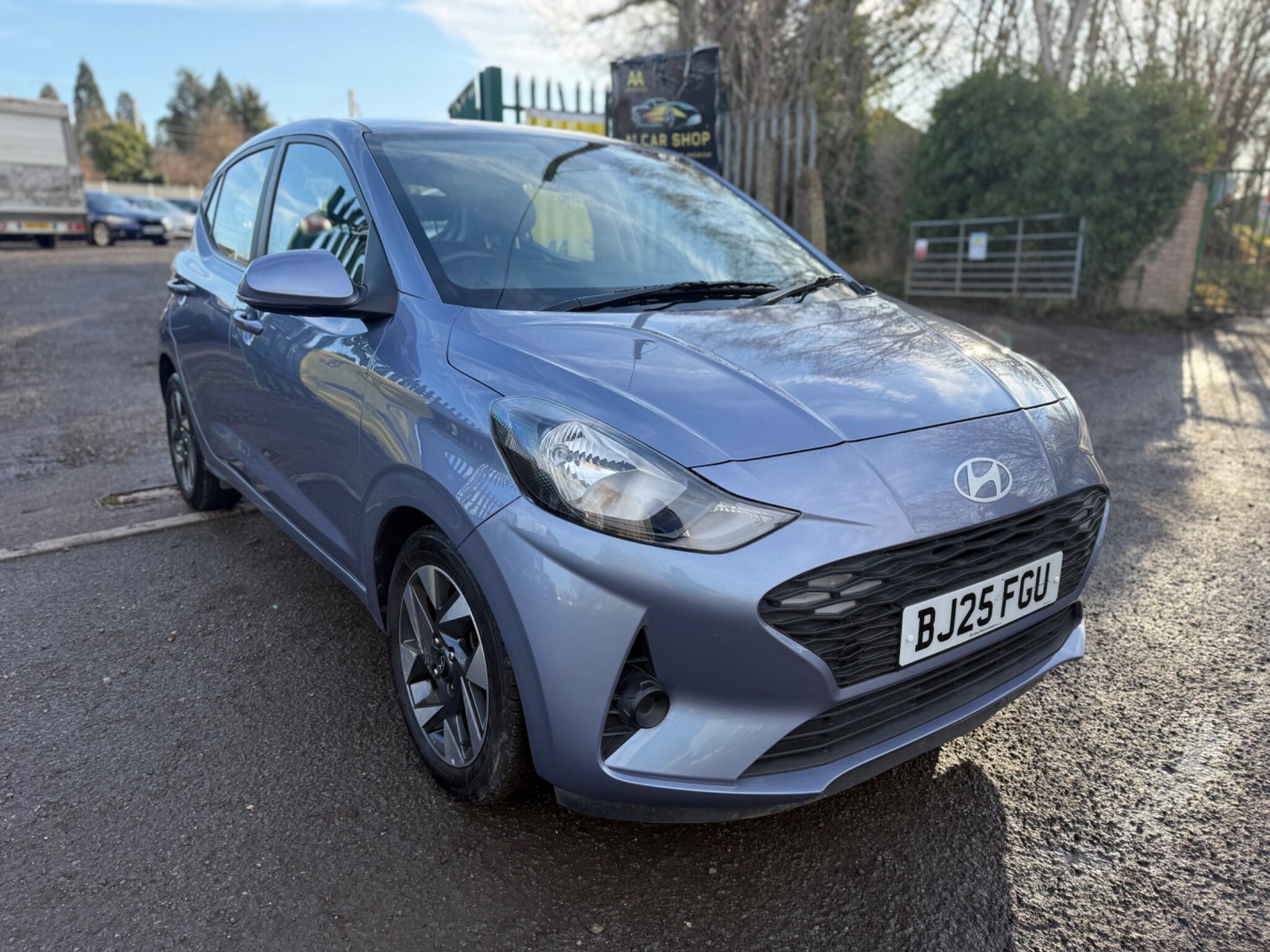 2025 Hyundai i10 1.0 Advance Auto Euro 6 (s/s) 5dr • 3,174 miles image 1