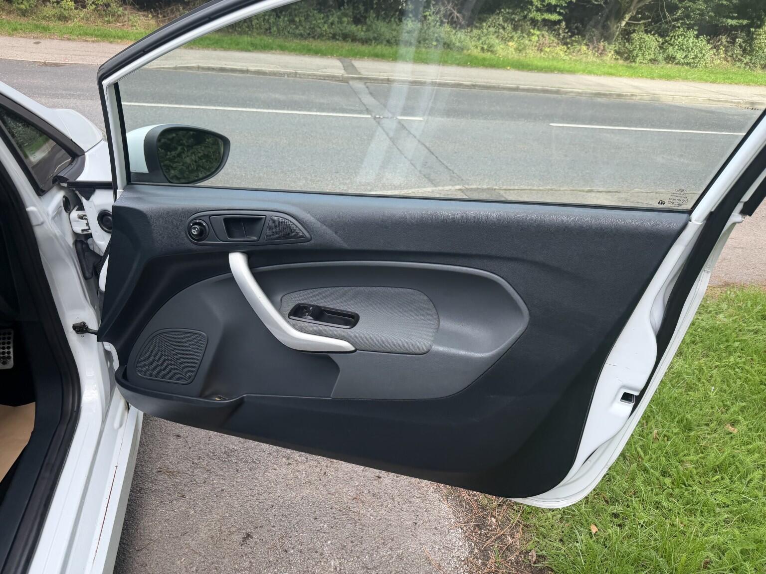 Ford Fiesta view 16