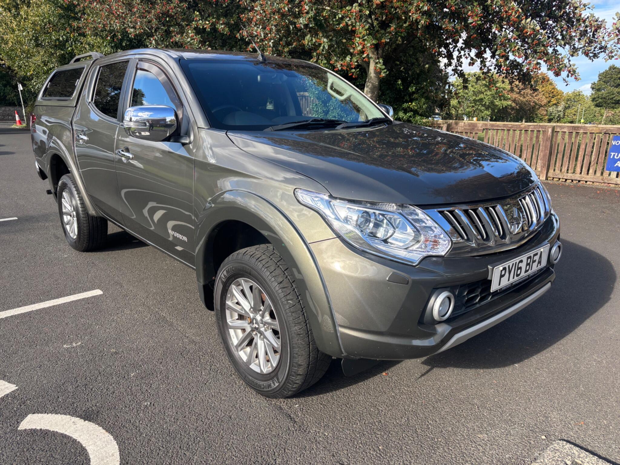2016 Mitsubishi L200 in Green for sale