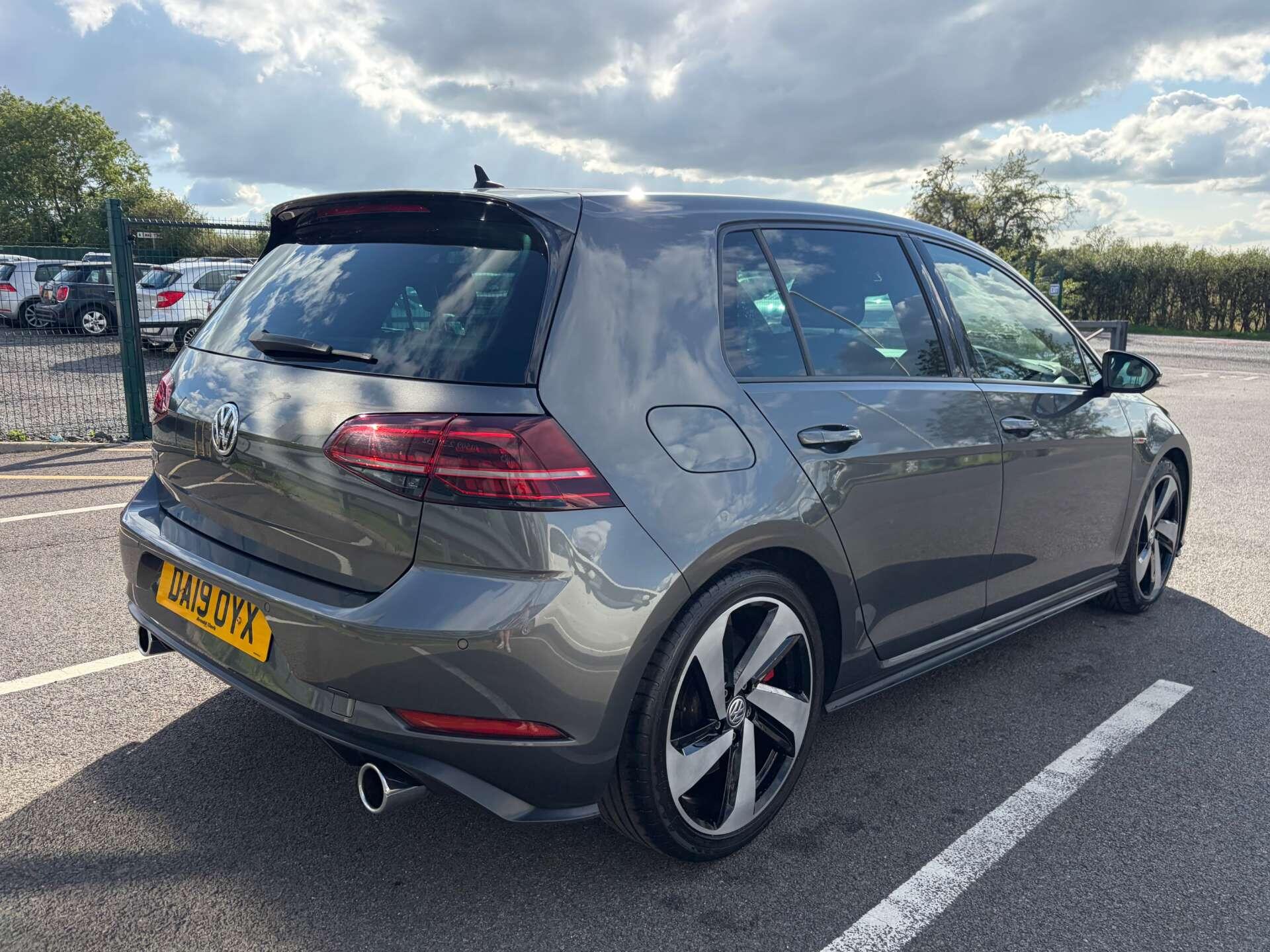 Volkswagen Golf view 8