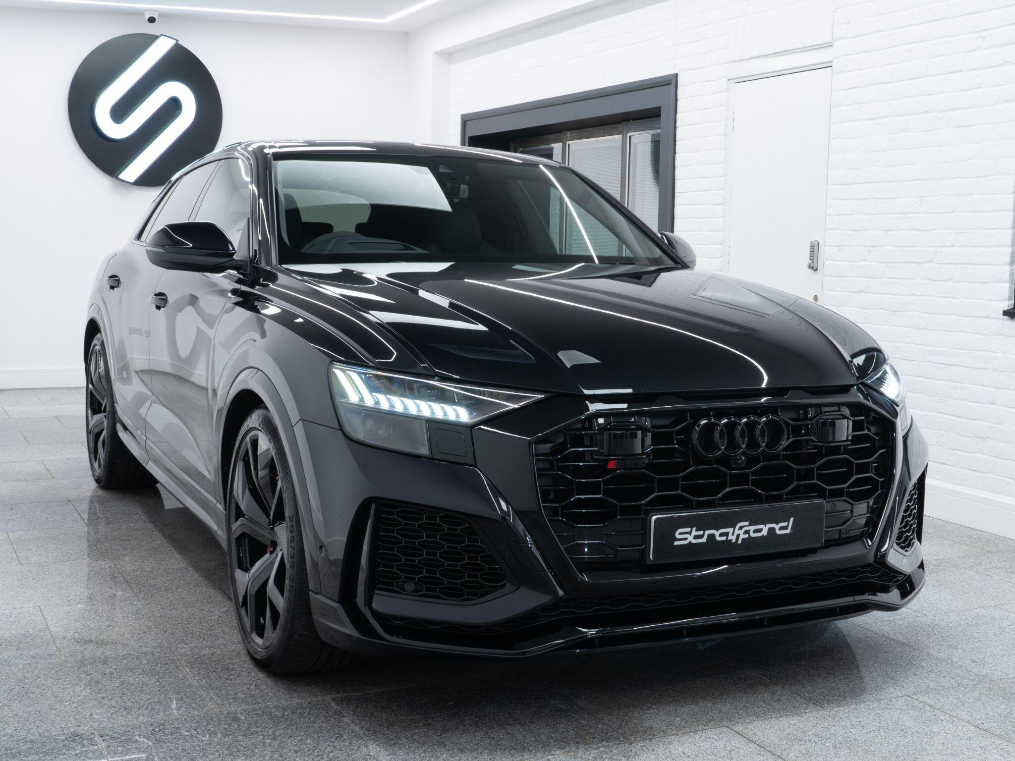 Audi RS Q8 view 2