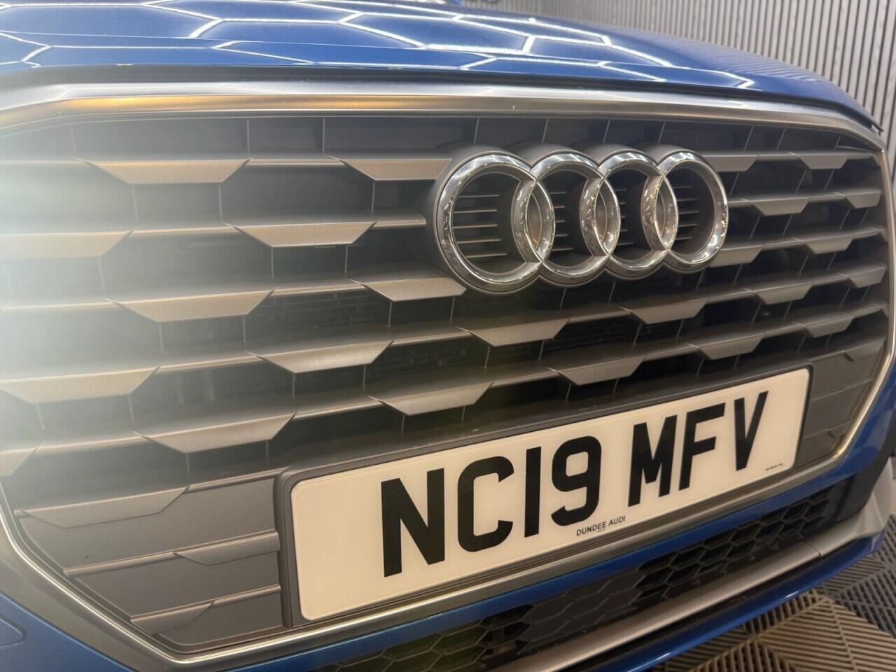 Audi Q2 view 26