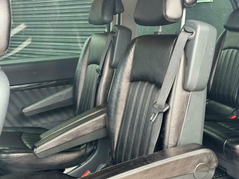 Mercedes-Benz Viano view 23