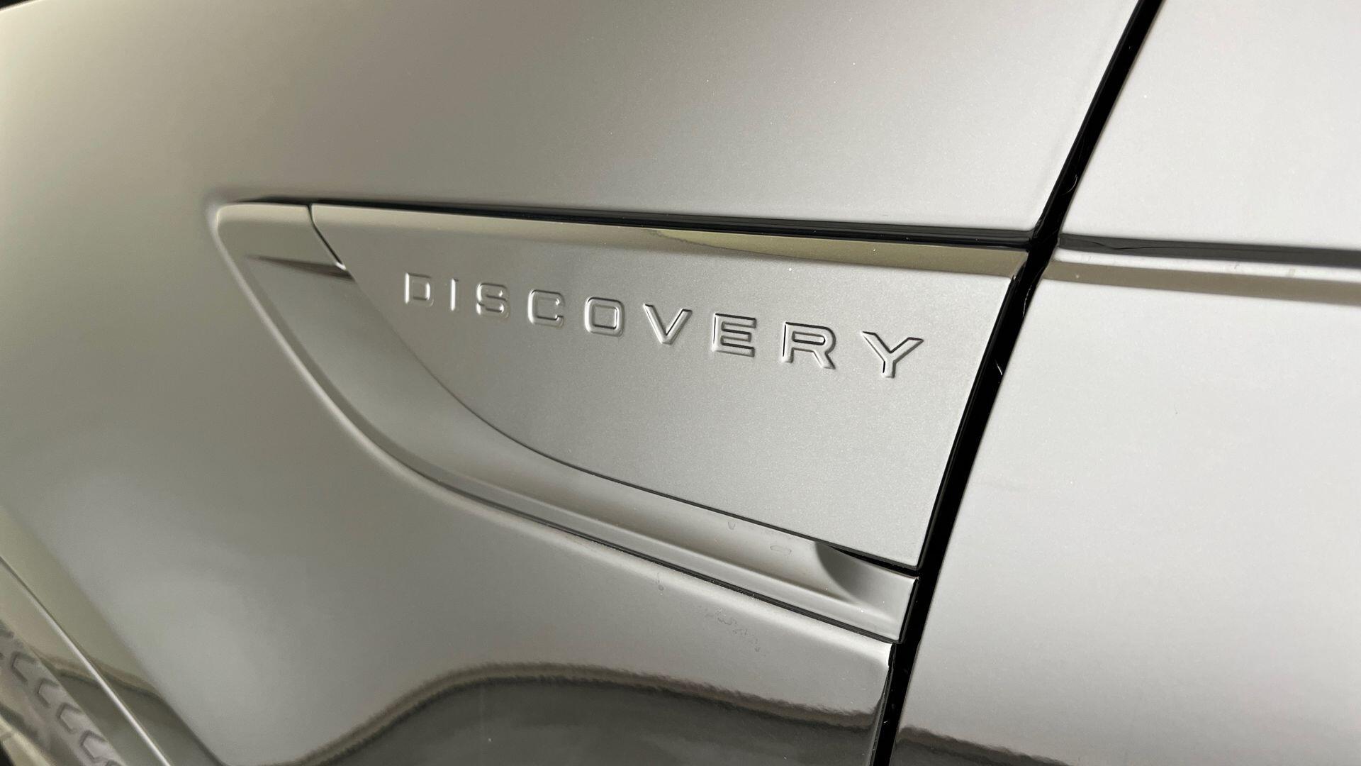 Land Rover Discovery view 28