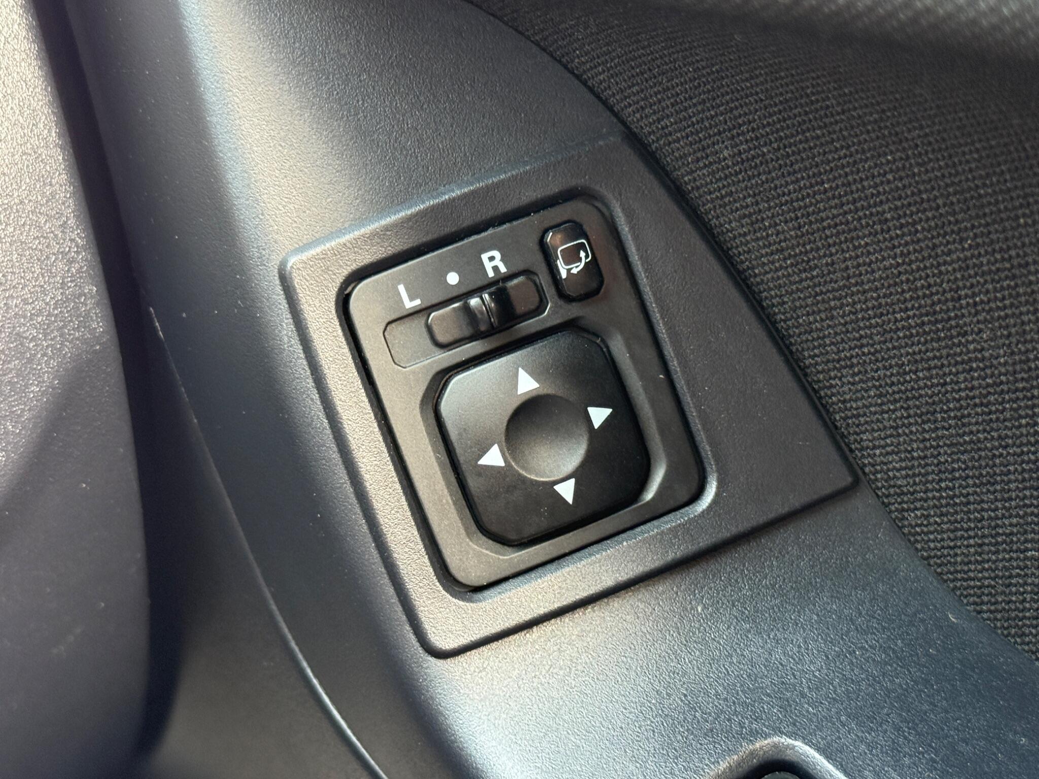 Mitsubishi Lancer - Image 61