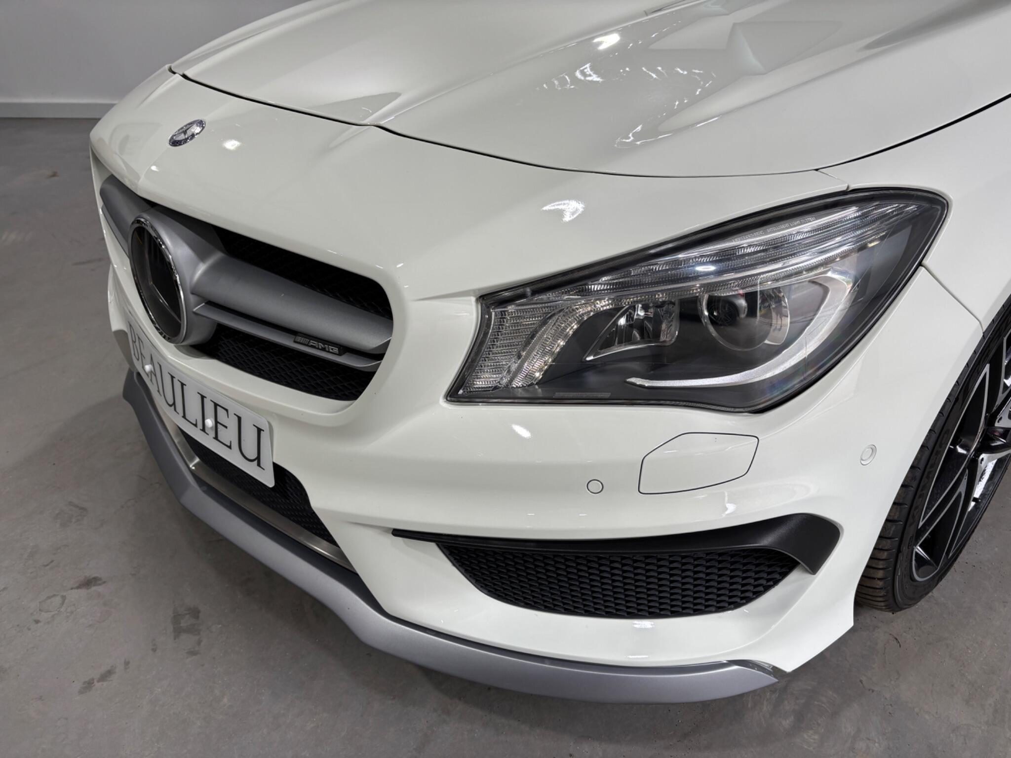 Mercedes-Benz Cla view 12