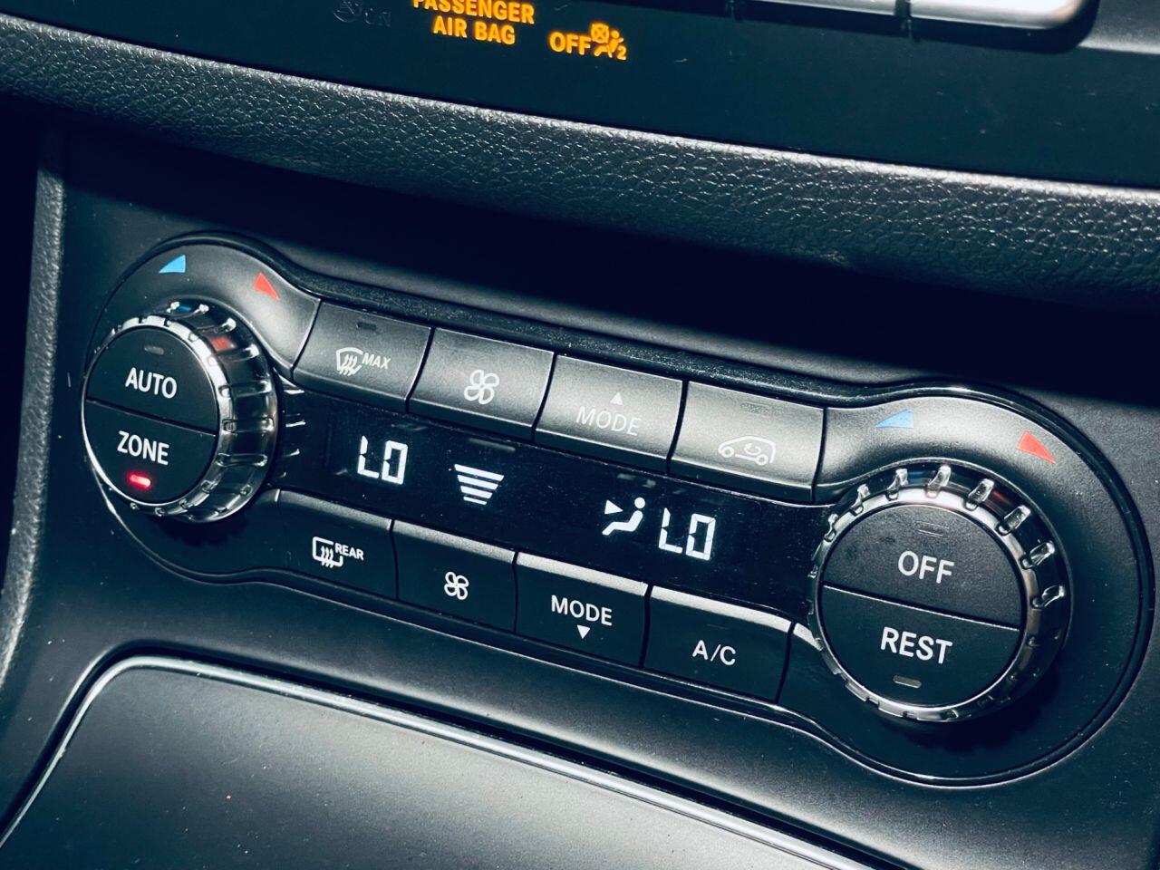 Mercedes-Benz B Class view 29