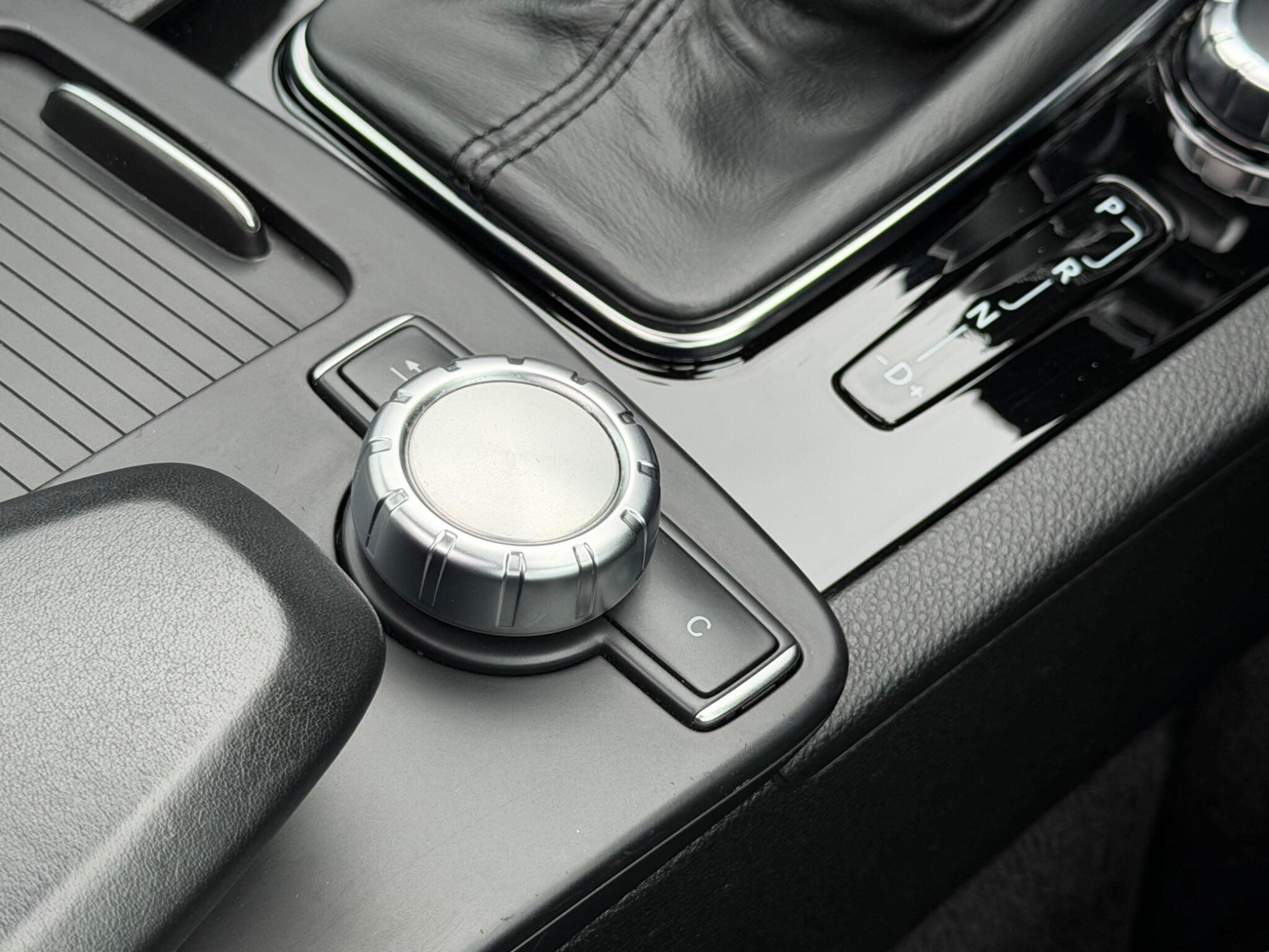 Mercedes-Benz C-Class view 42