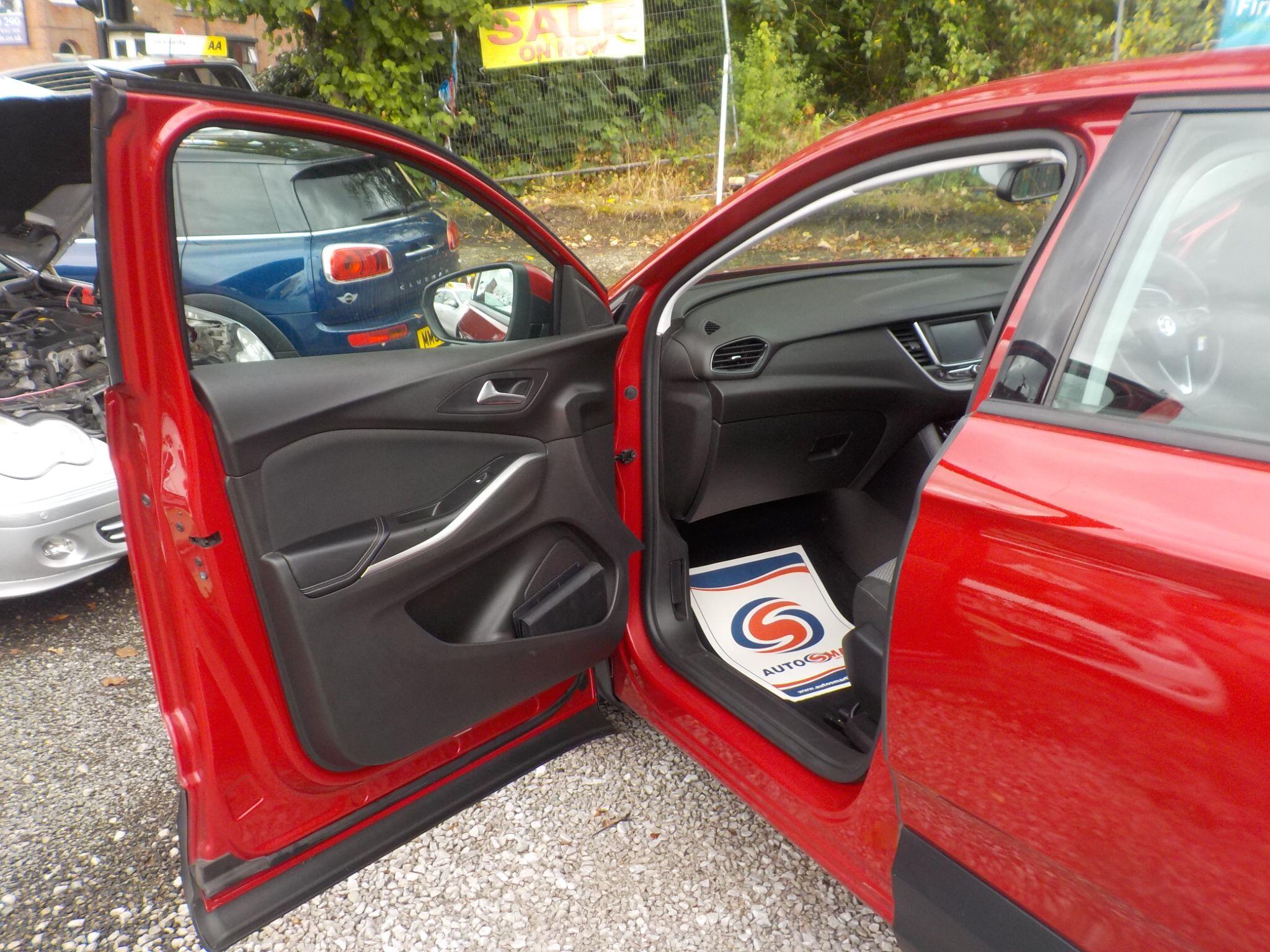 Vauxhall Grandland X 1.2 Turbo SE Euro 6 (s/s) 5dr