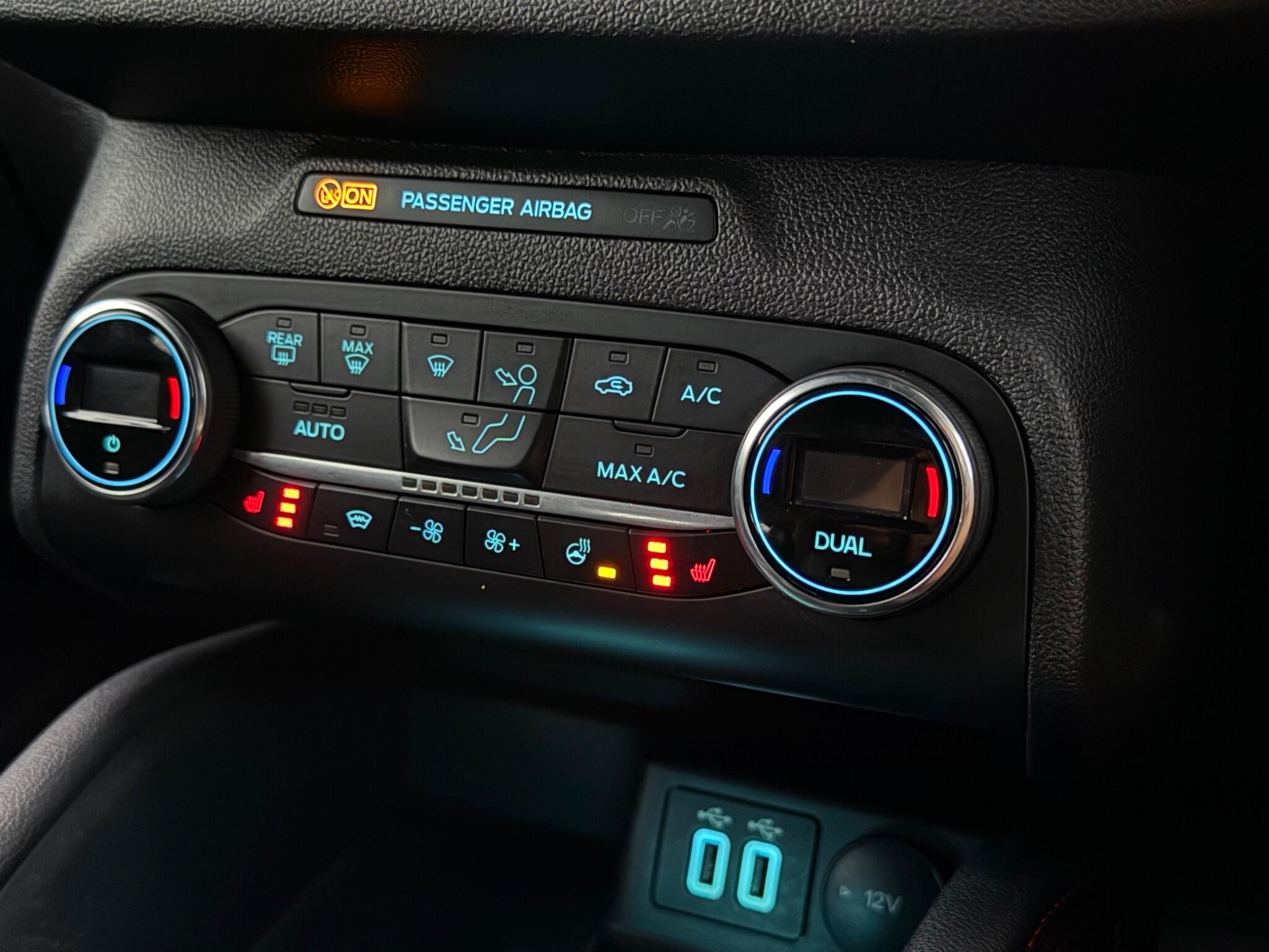 Ford Focus view 21