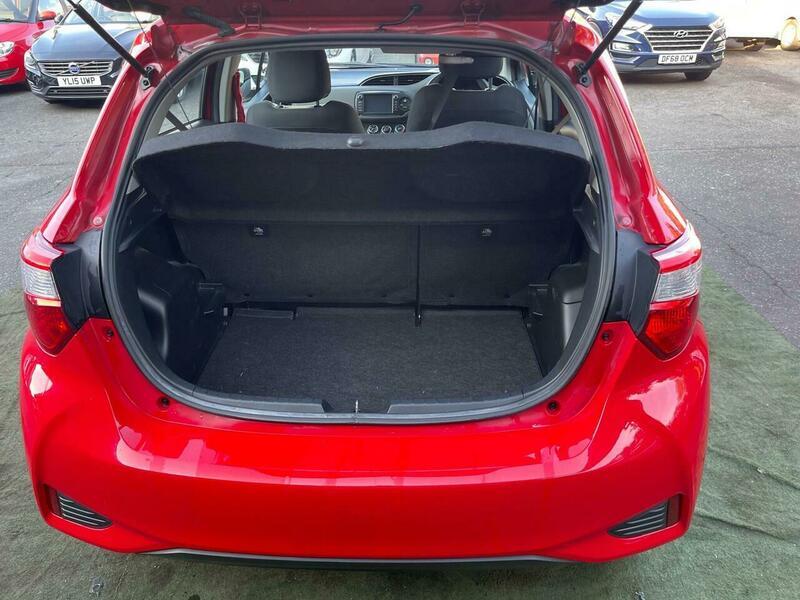 2017 Toyota Yaris 1.5 VVT-i Icon Euro 6 5dr • 37,180 miles image 26