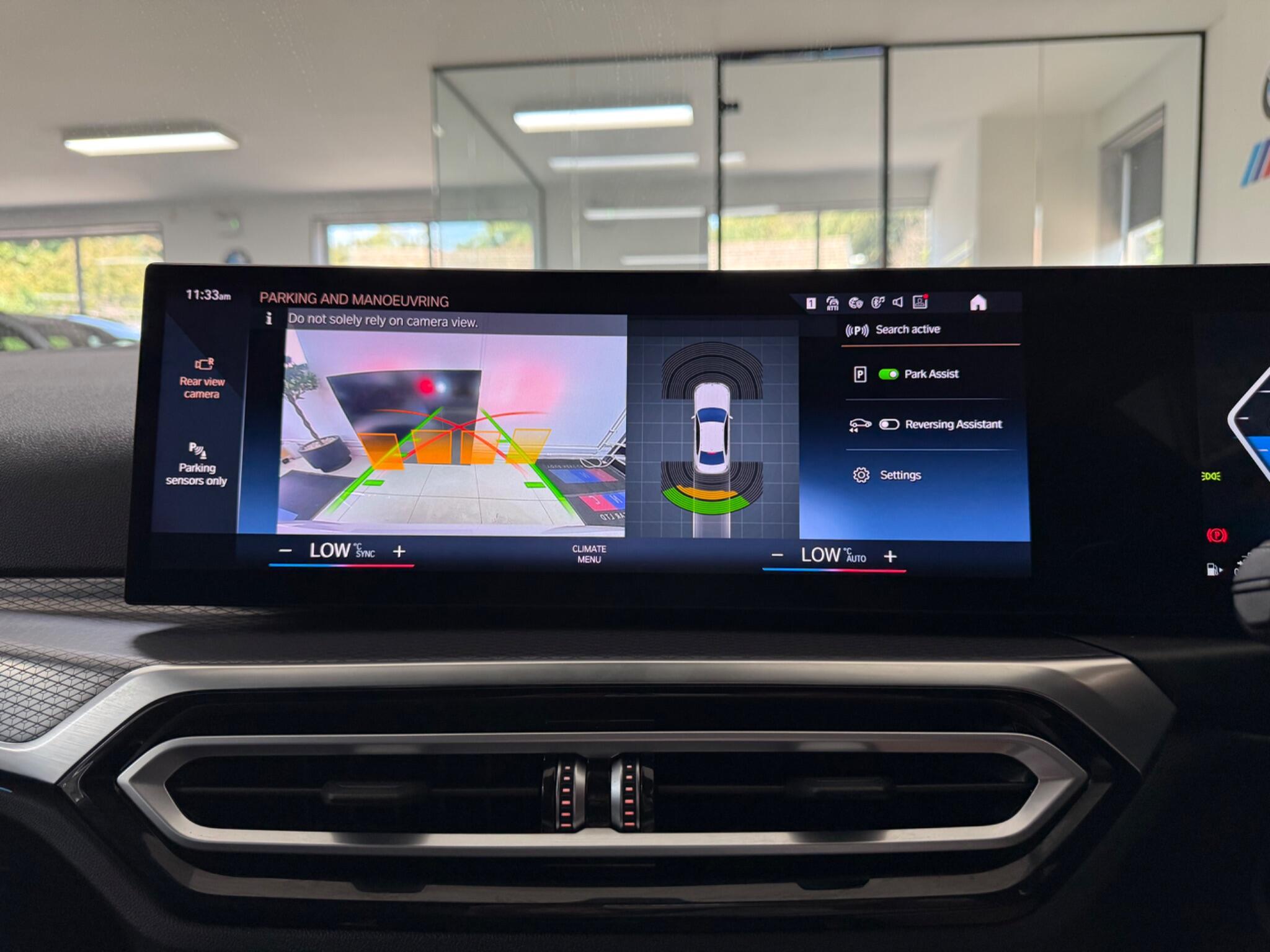 BMW 3 Series view 18