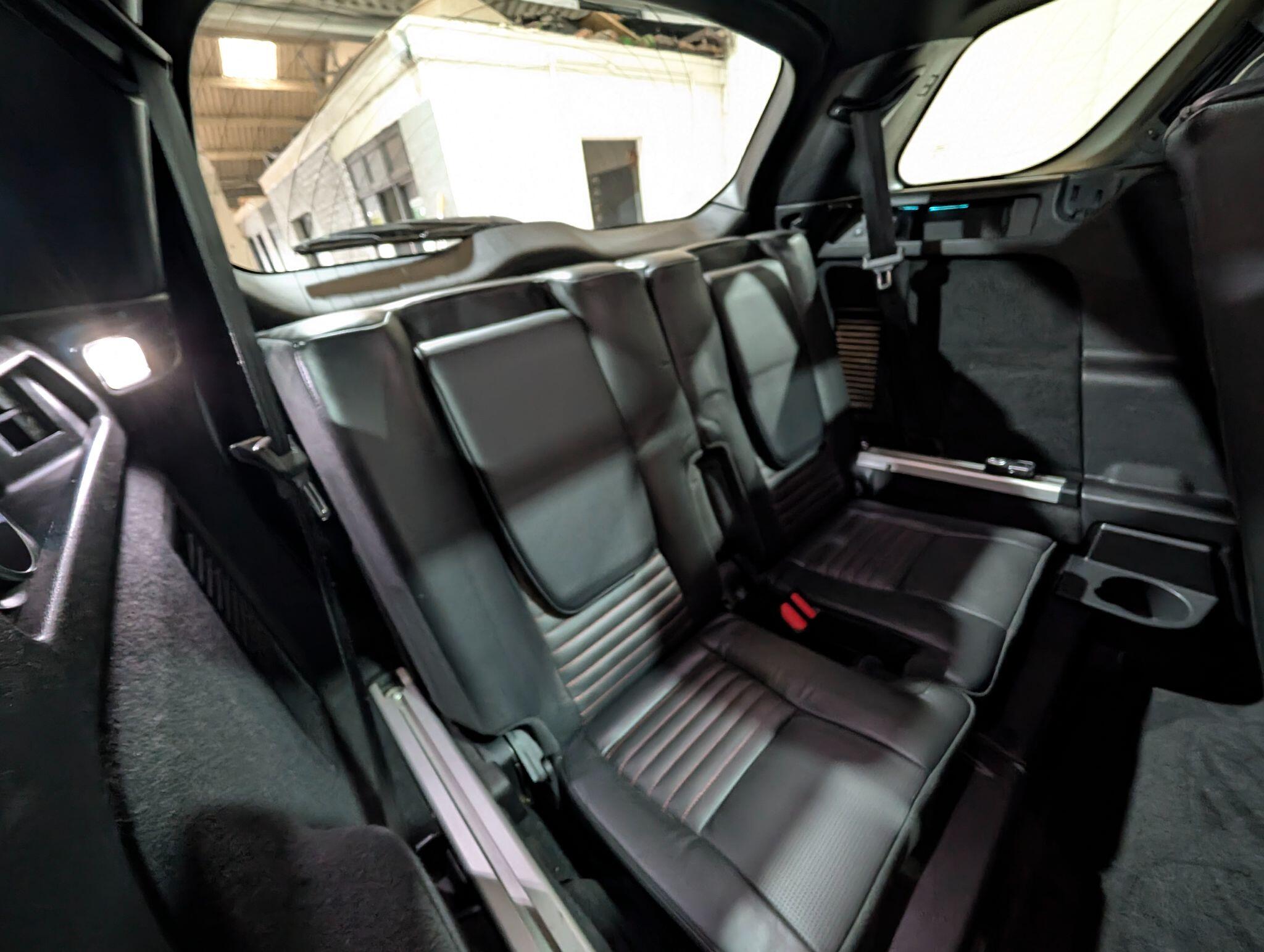 Land Rover Discovery Sport view 20