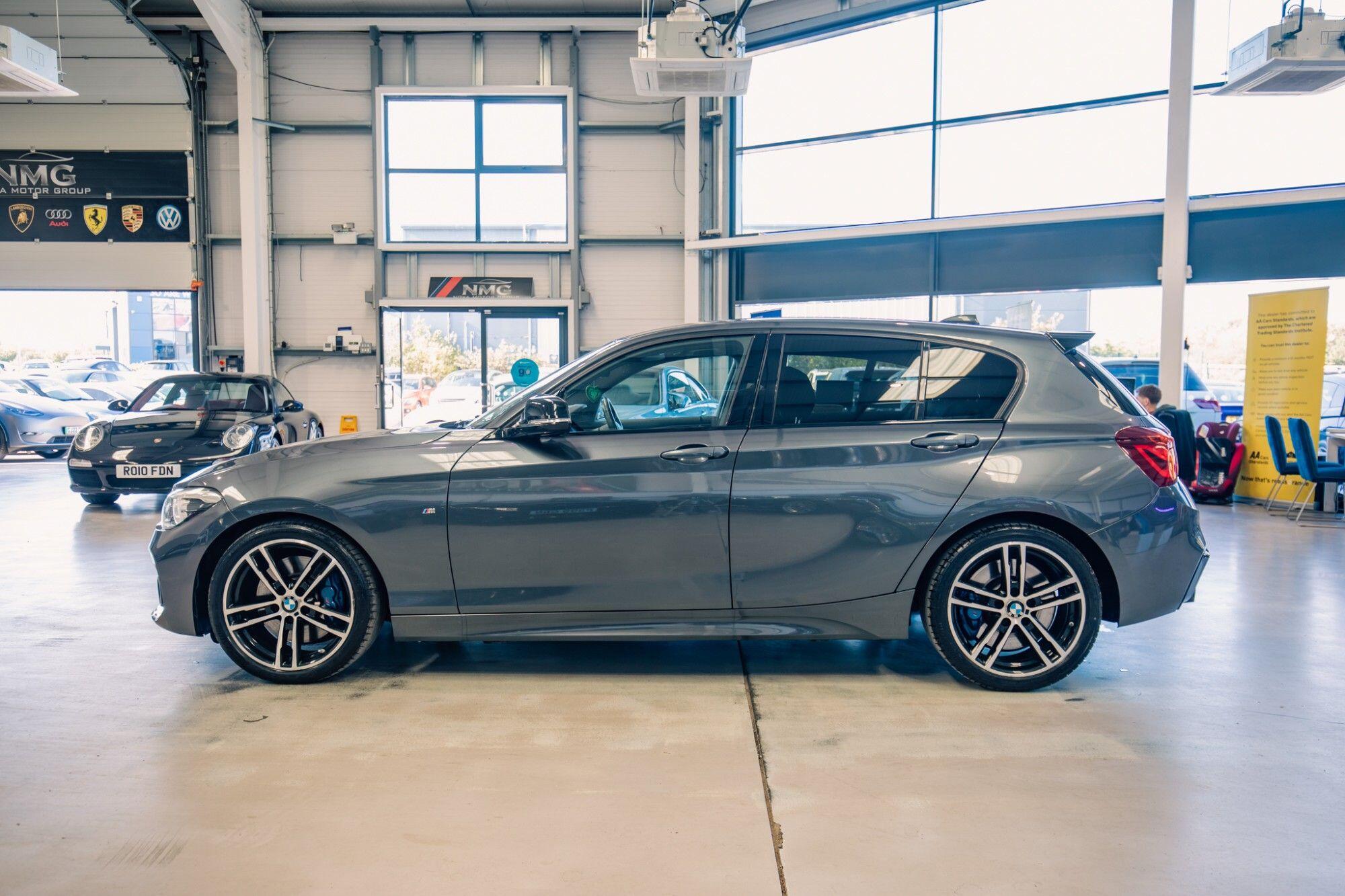 BMW 1 Series view 24