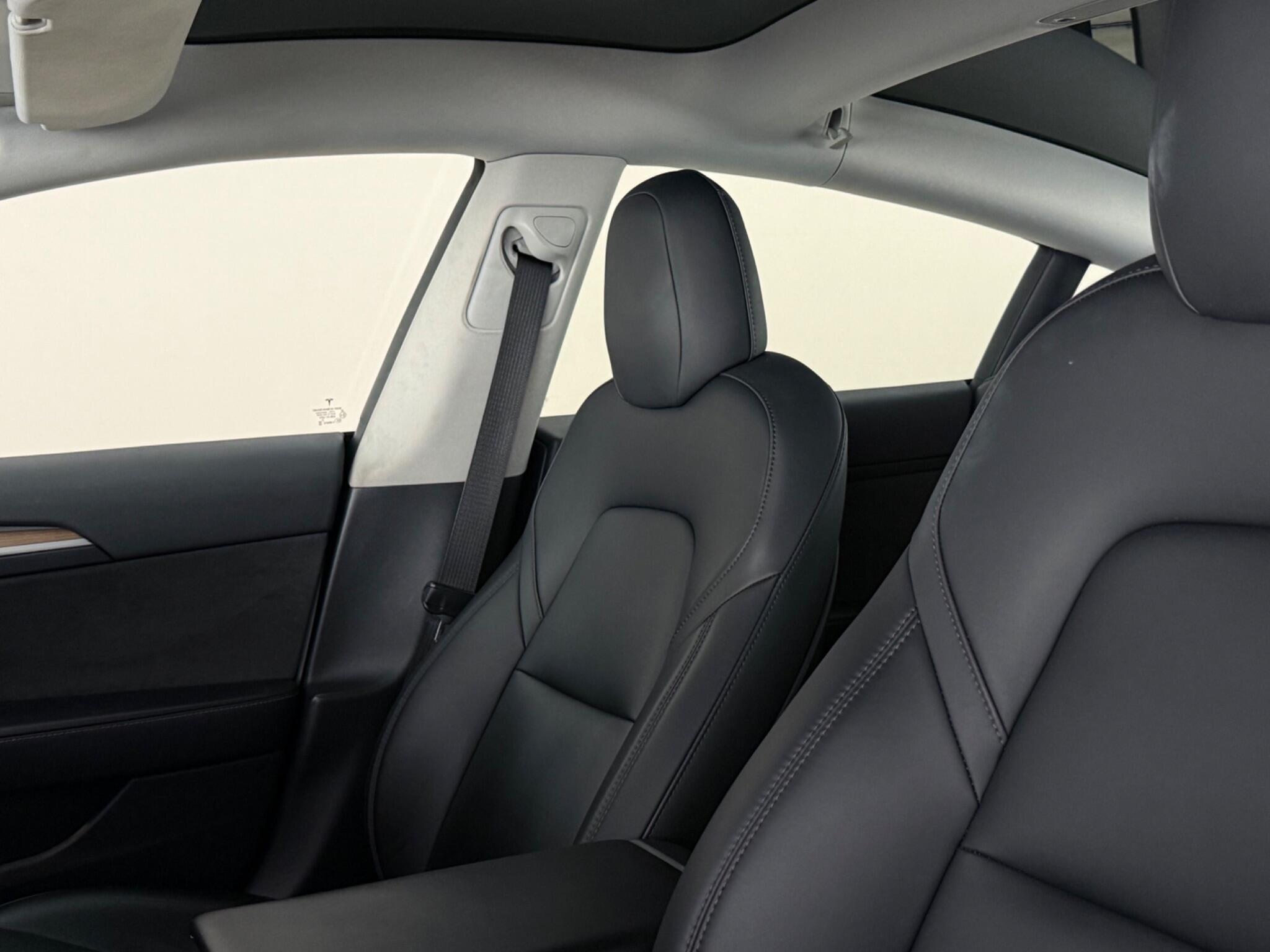 Tesla Model 3 view 37