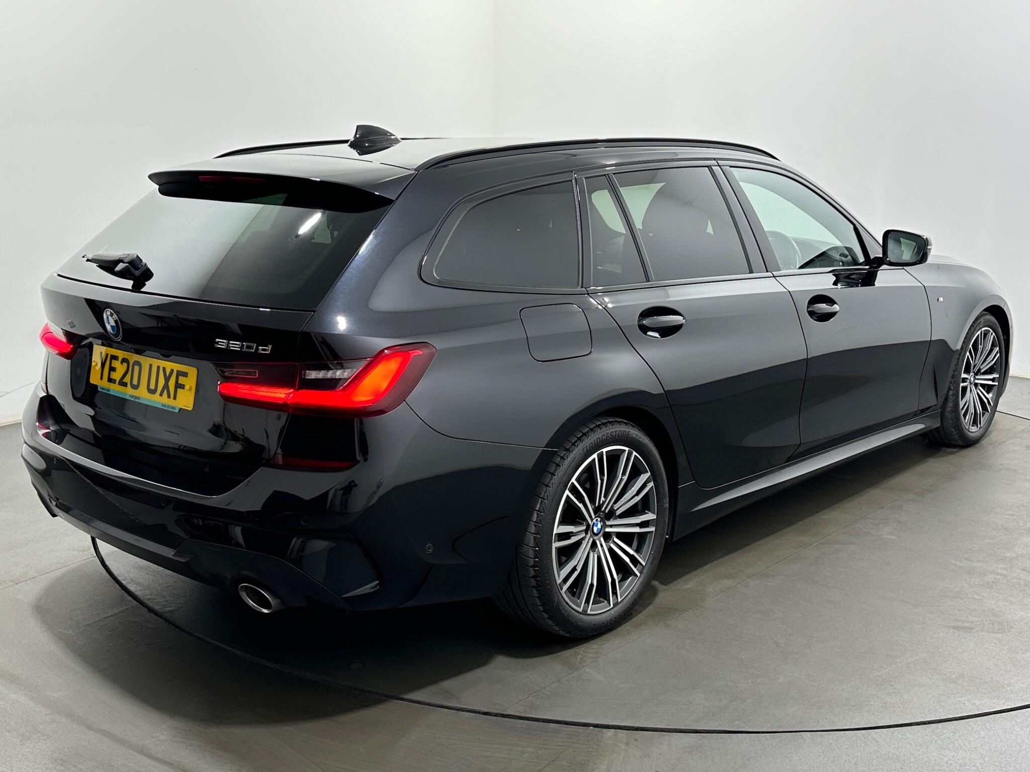 BMW 3 Series view 52