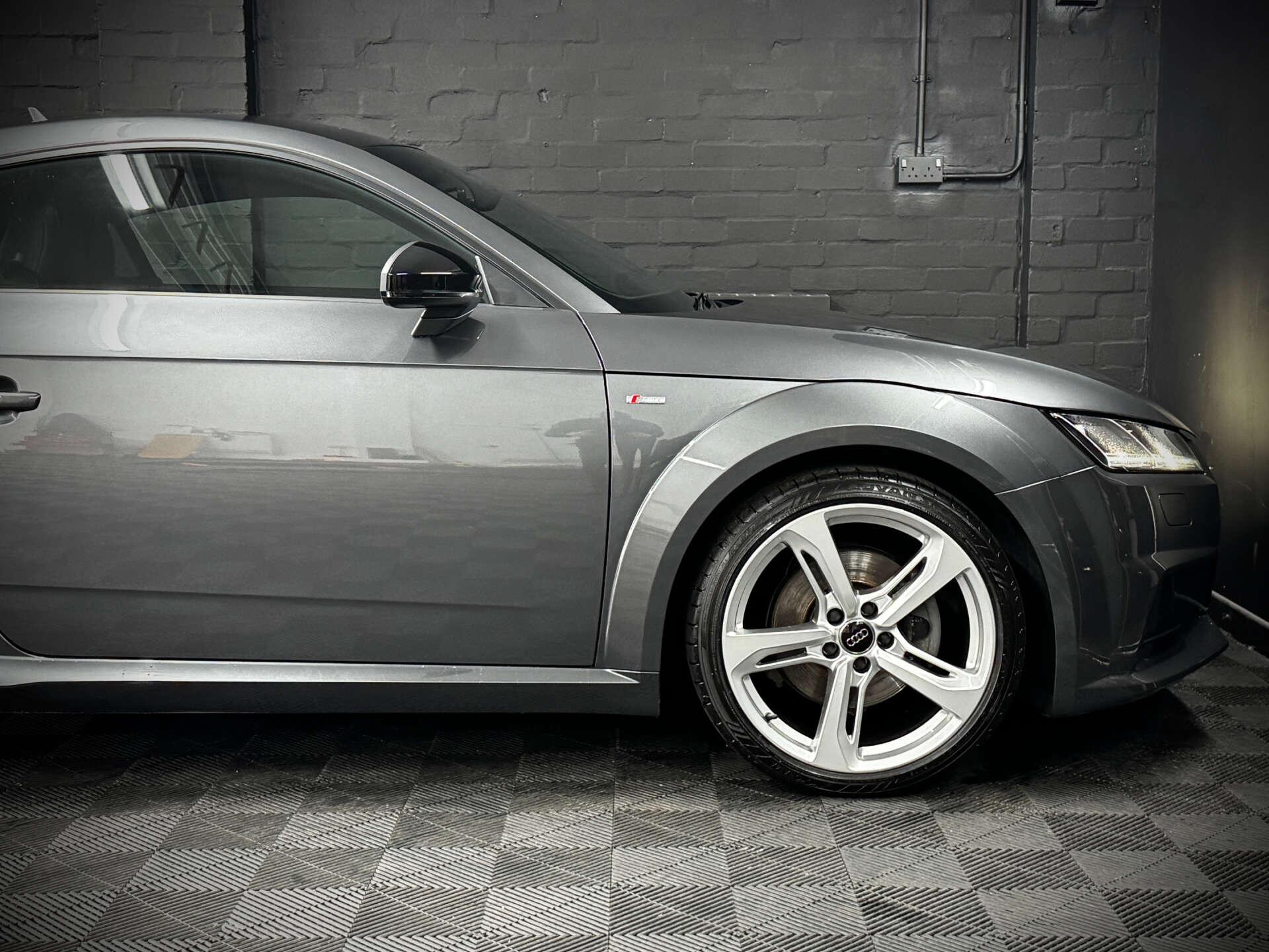 Audi TT view 21