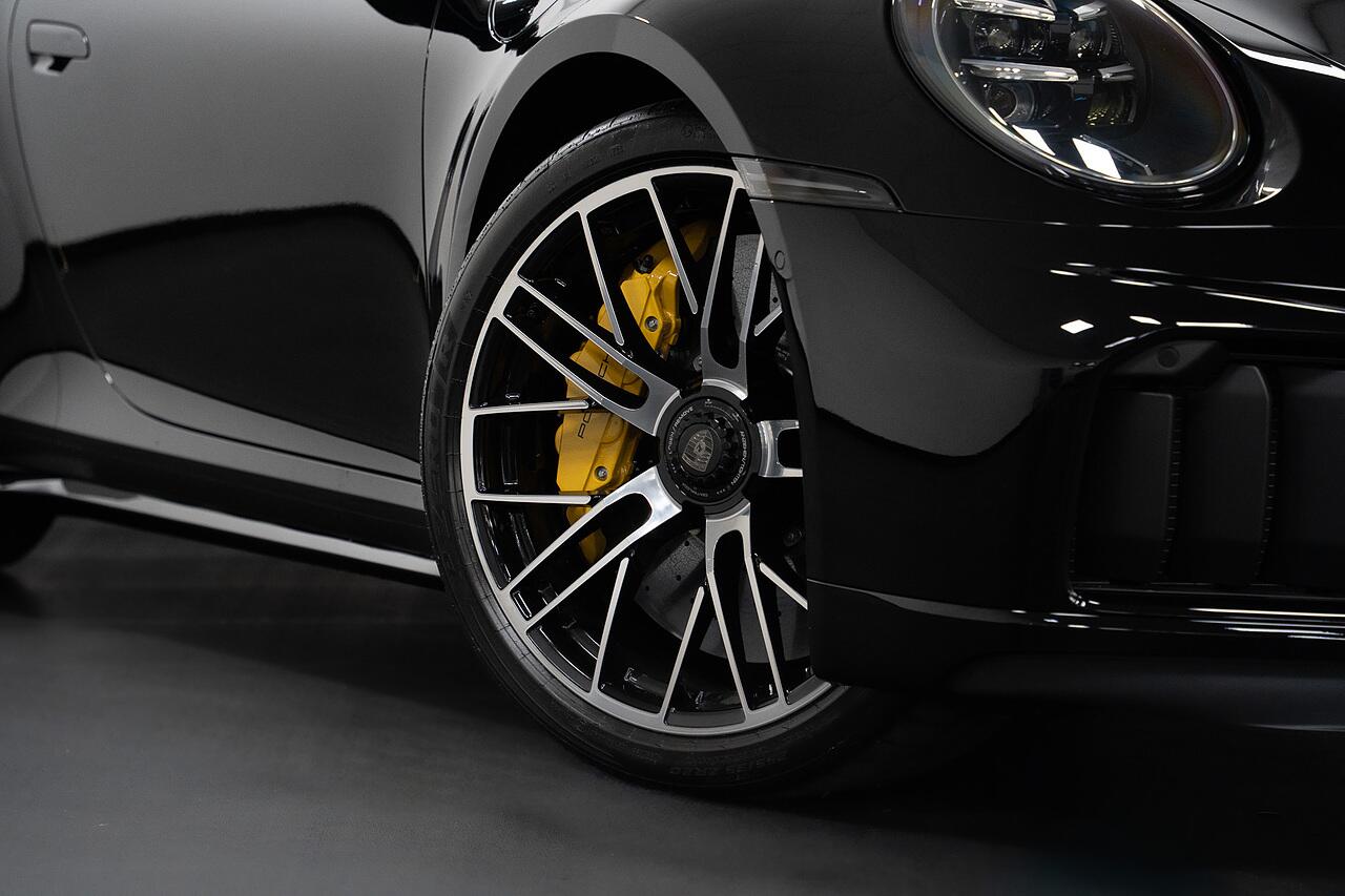 Porsche 911 view 23