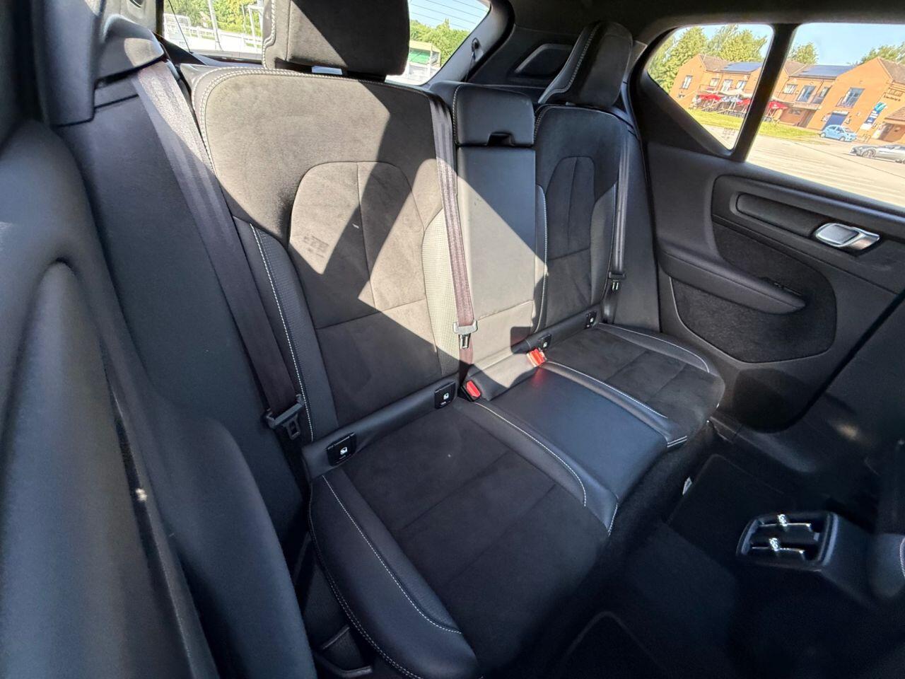 Volvo XC40 view 19