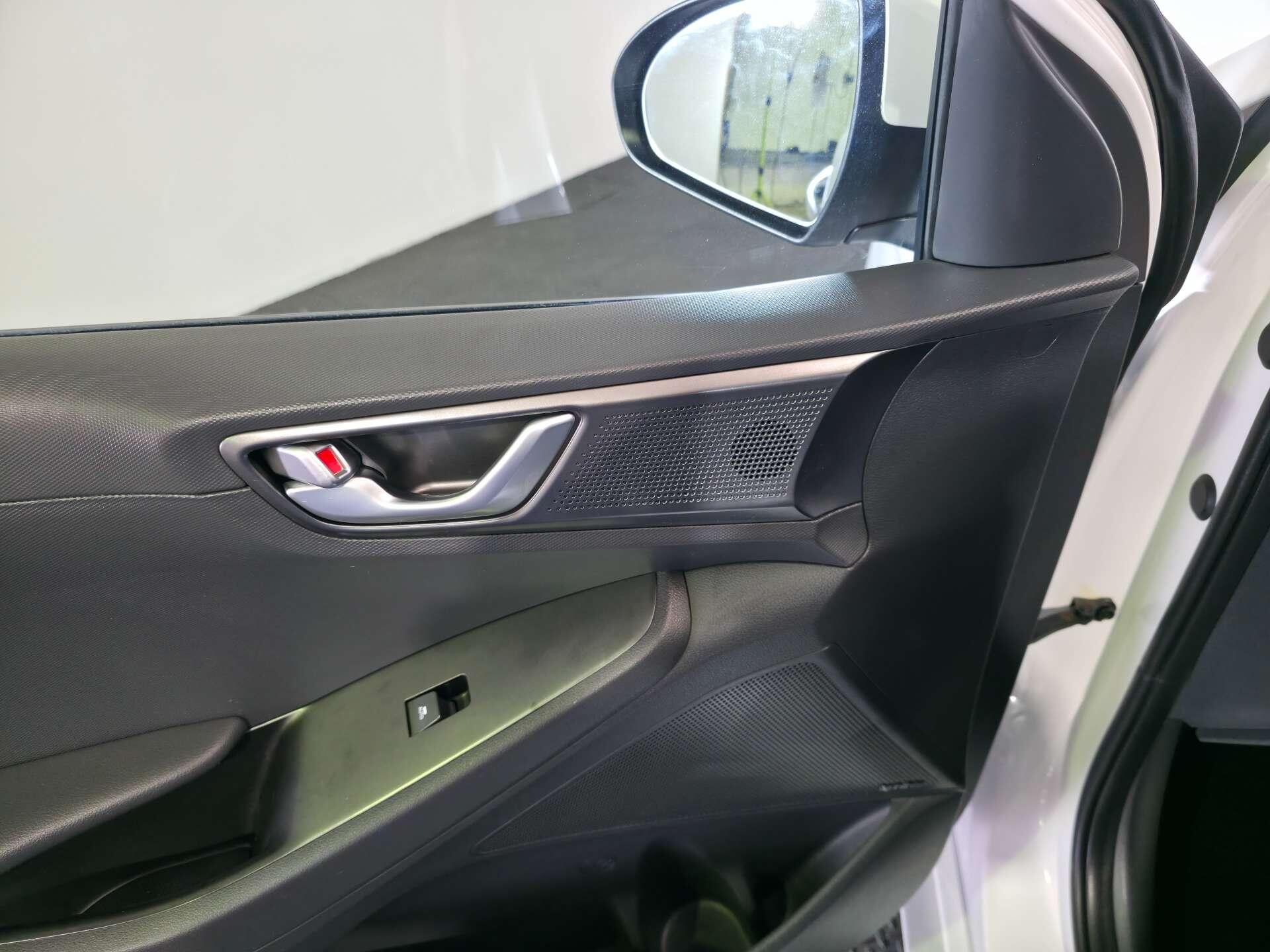 Hyundai Ioniq view 66