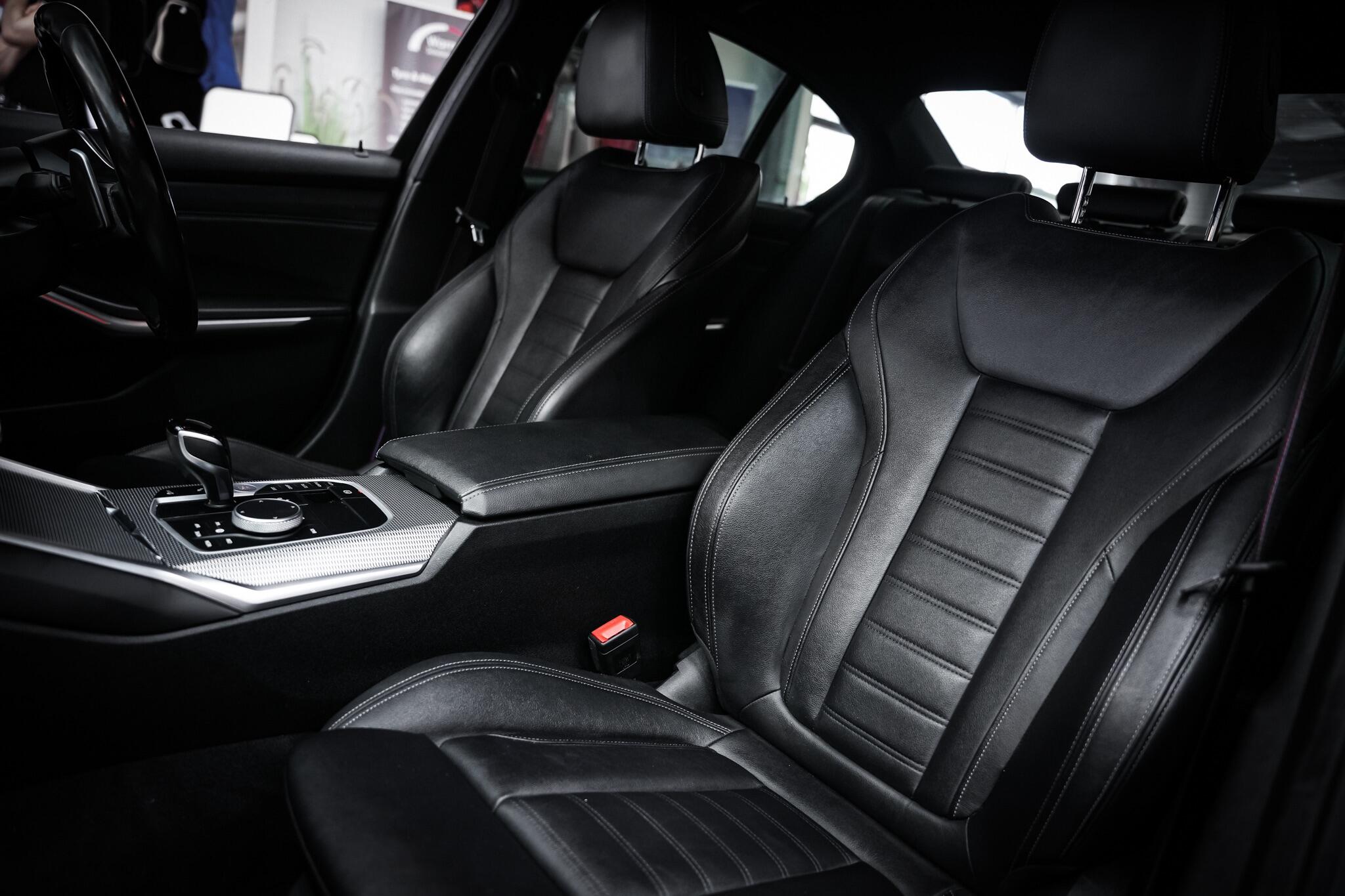 BMW 3 Series view 23