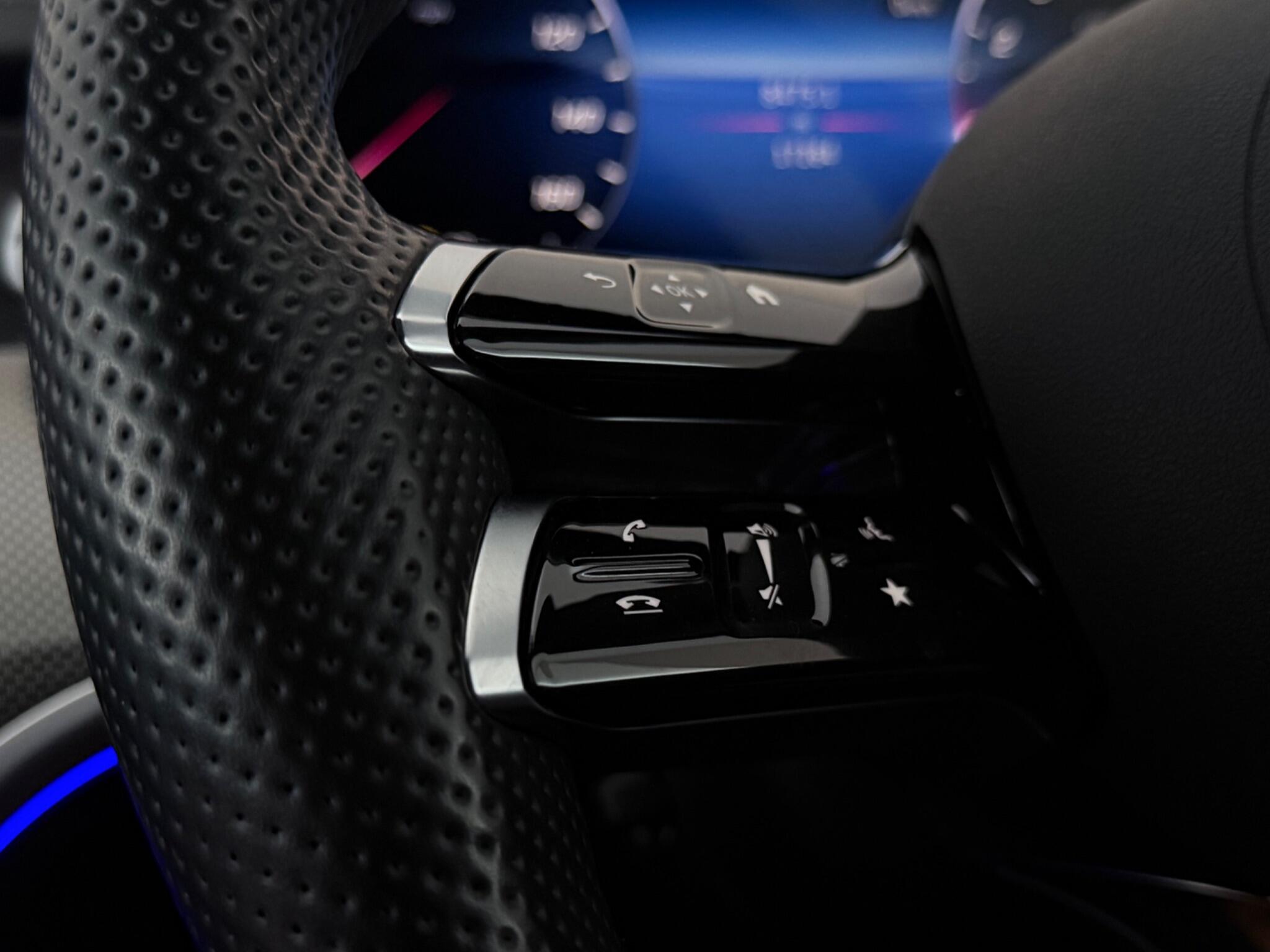 Mercedes-Benz C-Class view 13