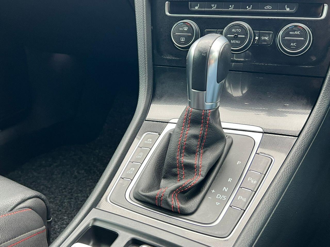 Volkswagen Golf view 25
