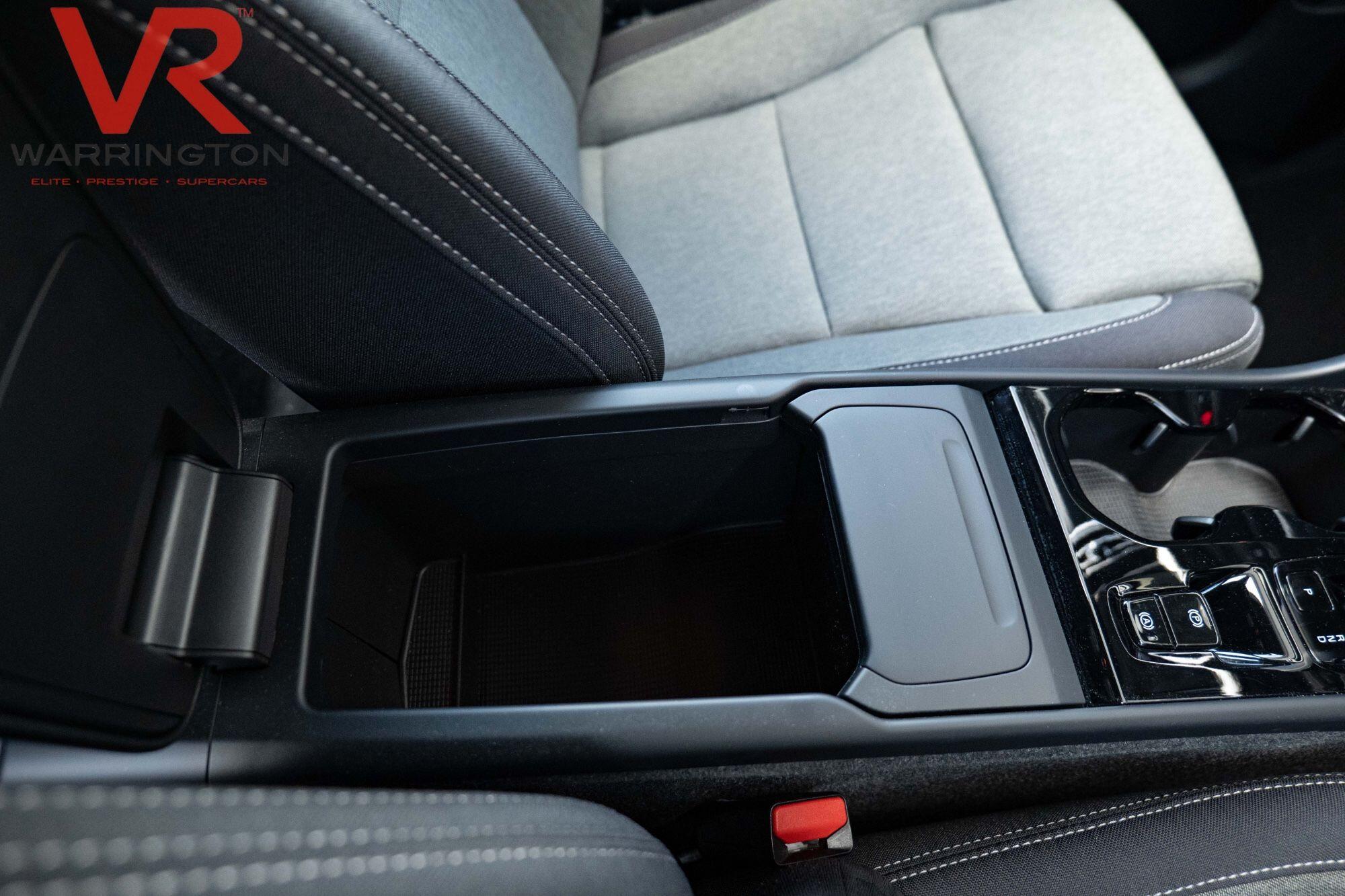 Volvo XC40 view 25