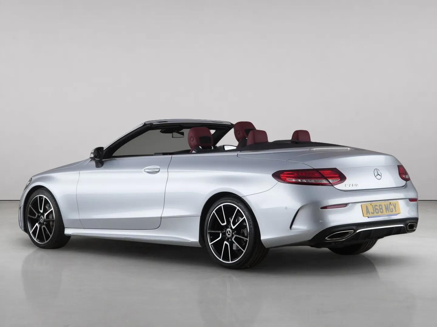 Mercedes-Benz C-Class view 9