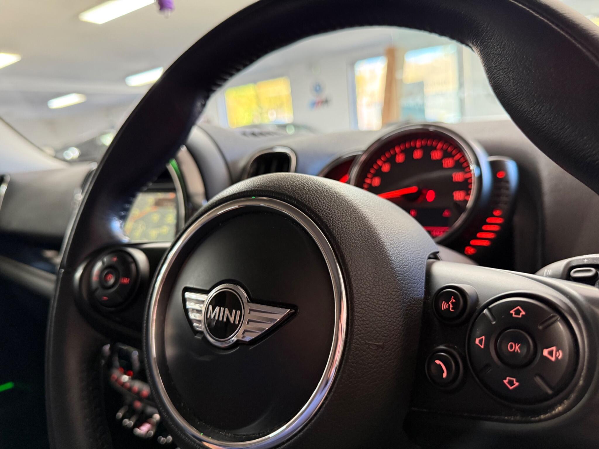 MINI Countryman view 22