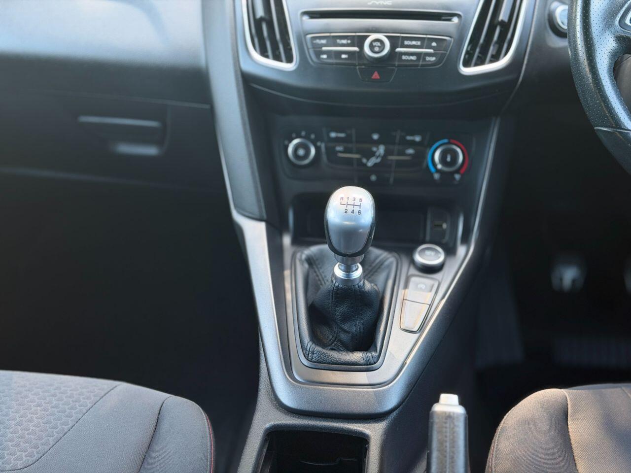 Ford Focus view 90
