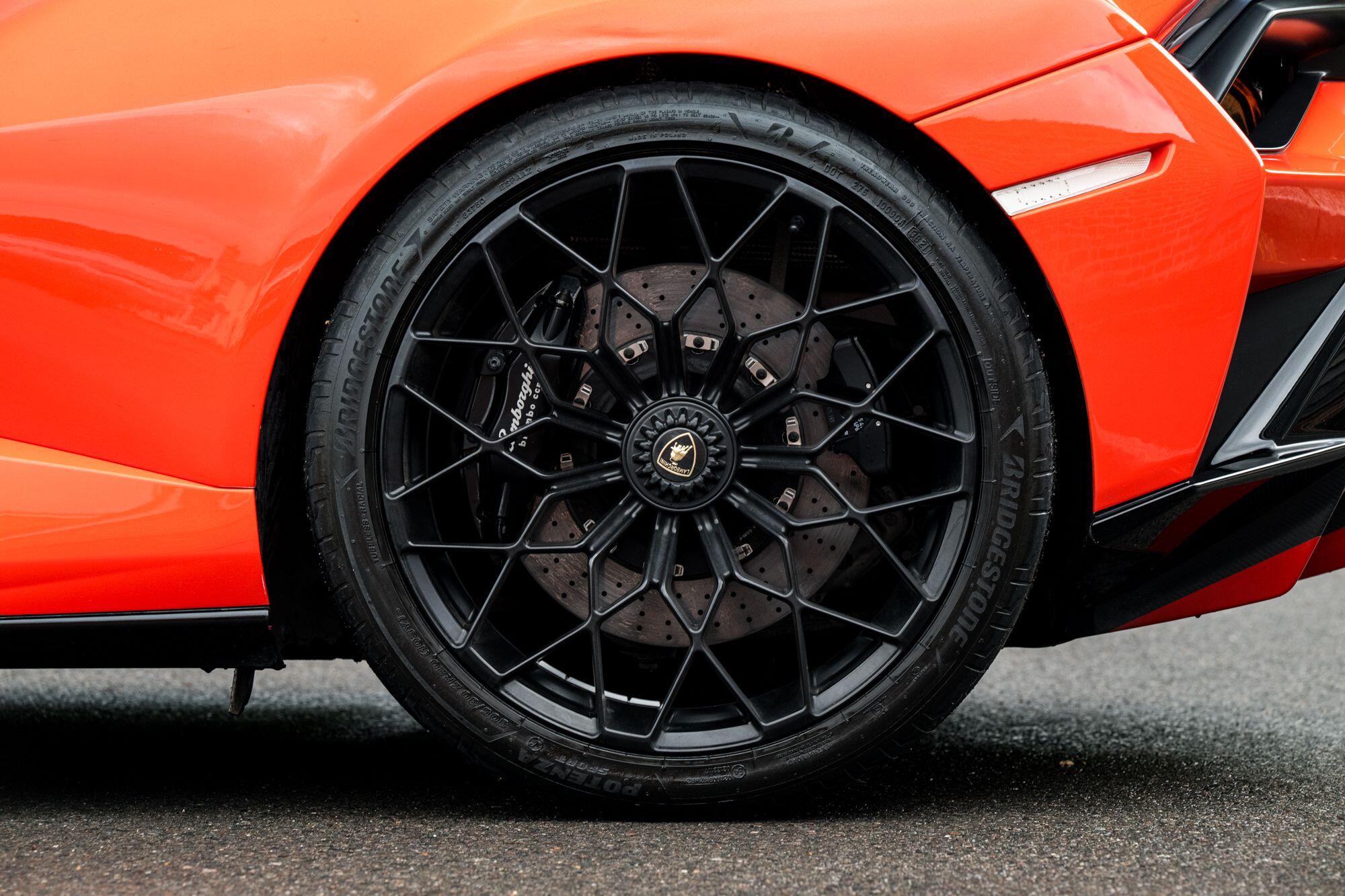 Lamborghini Huracan view 47