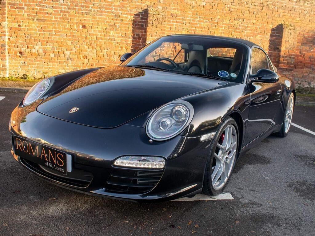 Porsche 911 view 8