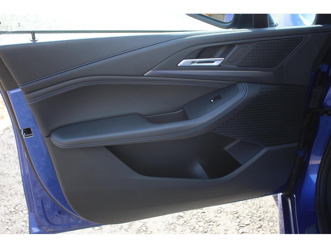 BMW 2 Series Active Tourer view 34