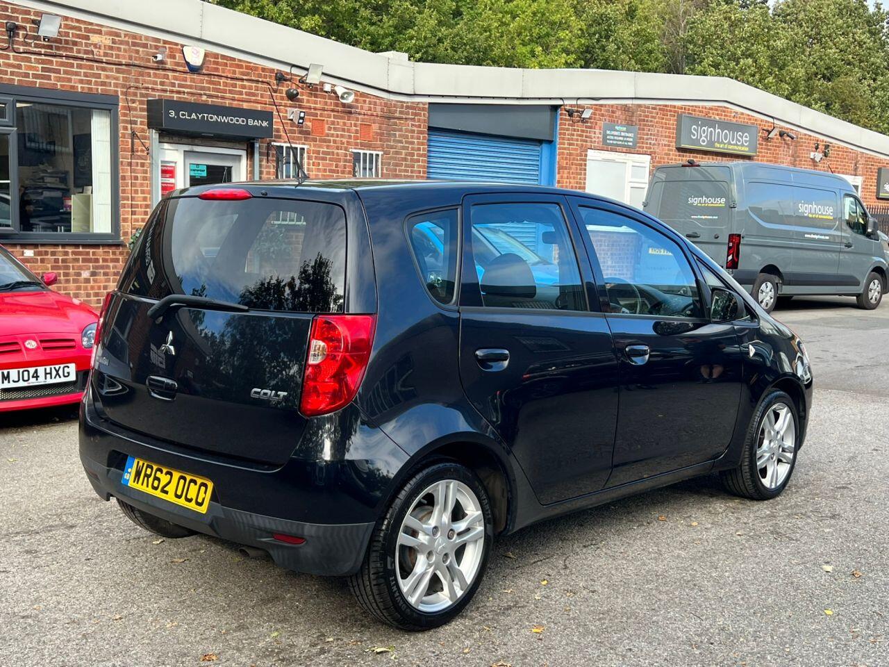 Mitsubishi Colt view 4