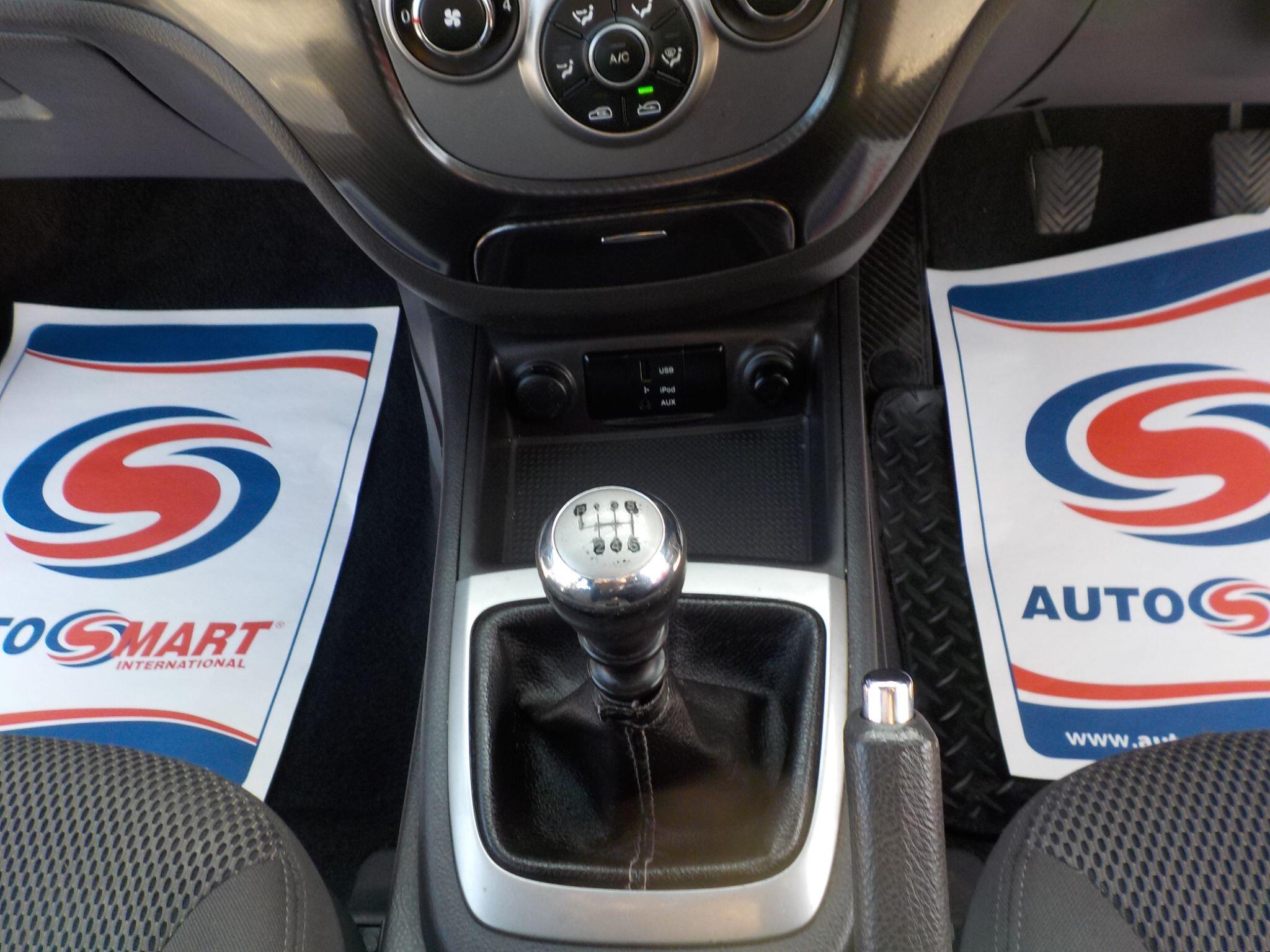 Hyundai Santa Fe 2.2 CRDi Style 4WD Euro 5 5dr (5 seat)