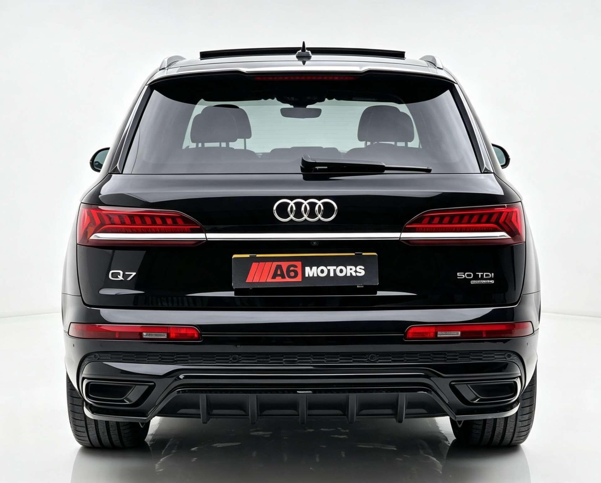 Audi Q7 view 9