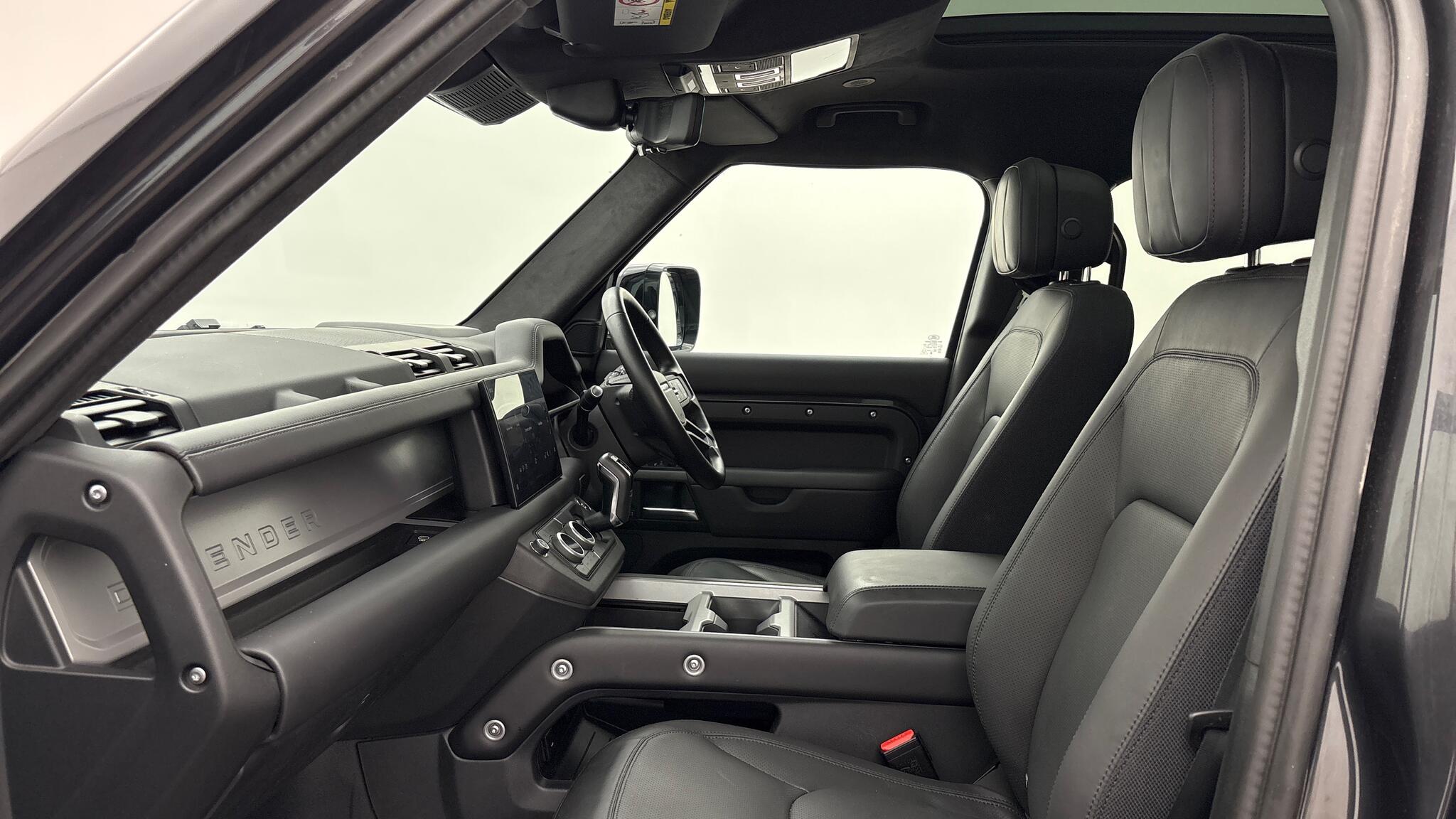 Land Rover Defender view 3