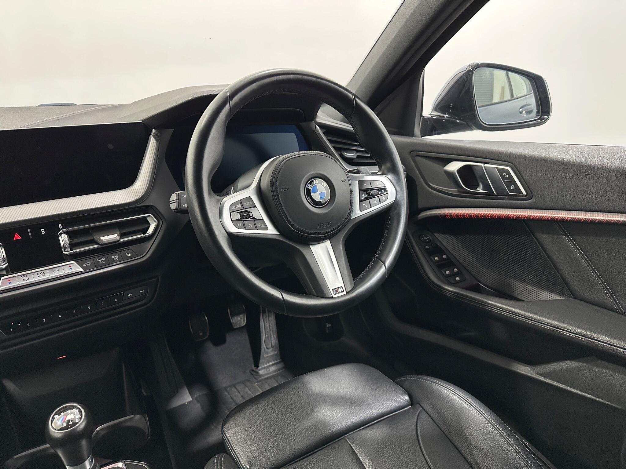 BMW 1 Series view 12
