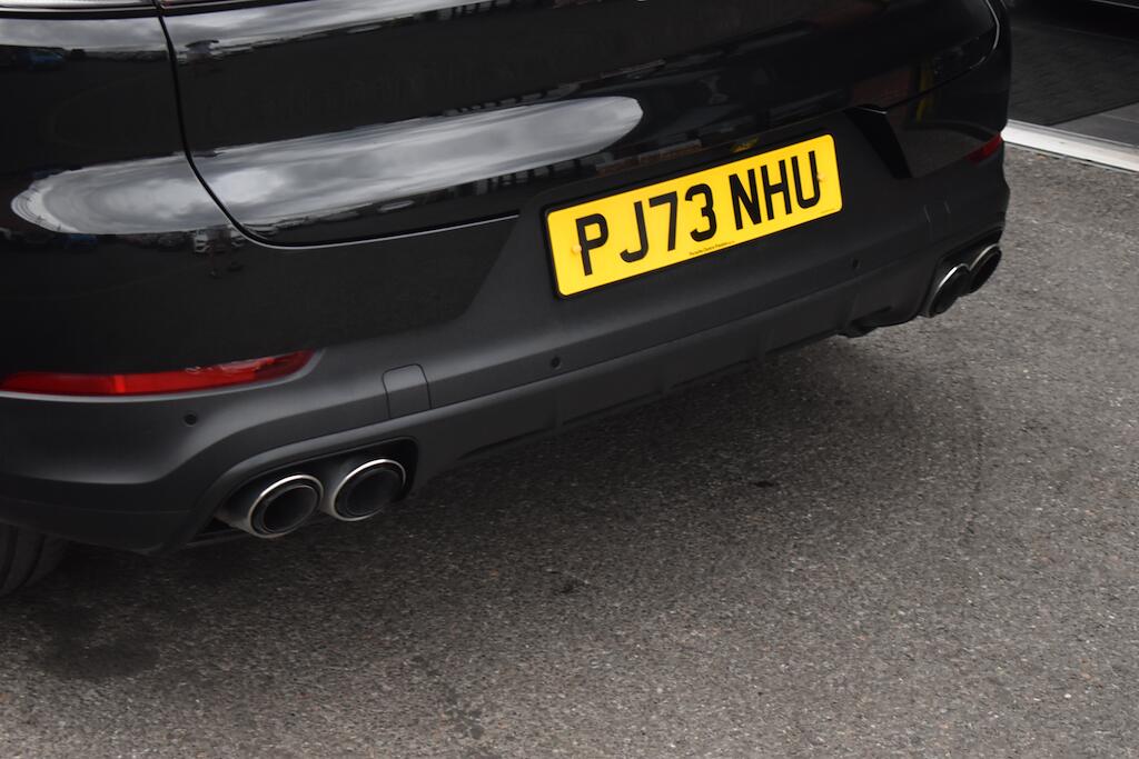 Porsche Cayenne view 32