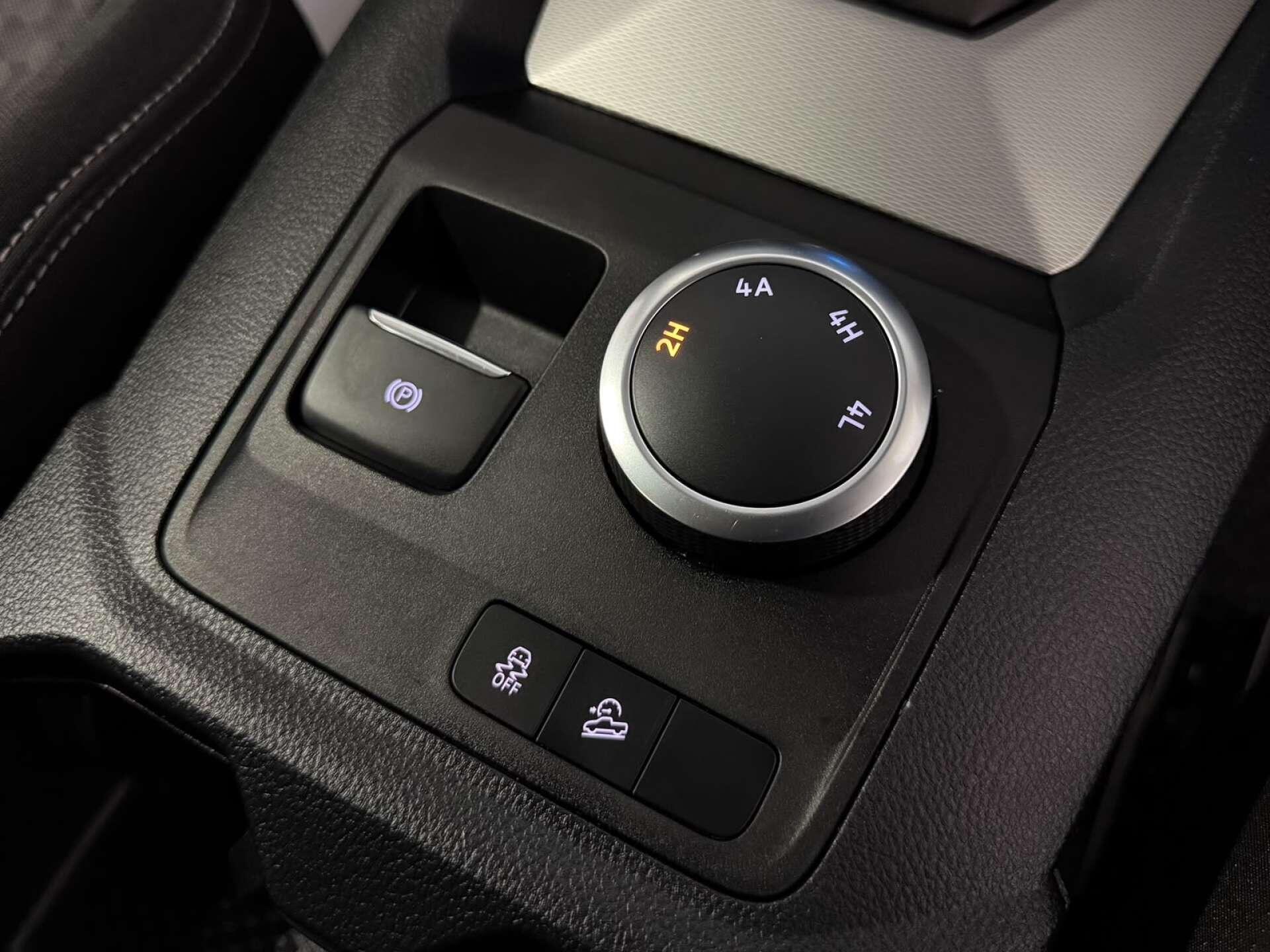 Volkswagen Amarok view 24