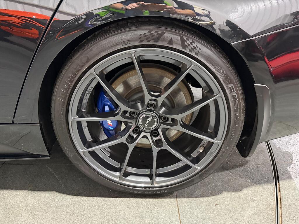 BMW 3 Series view 22