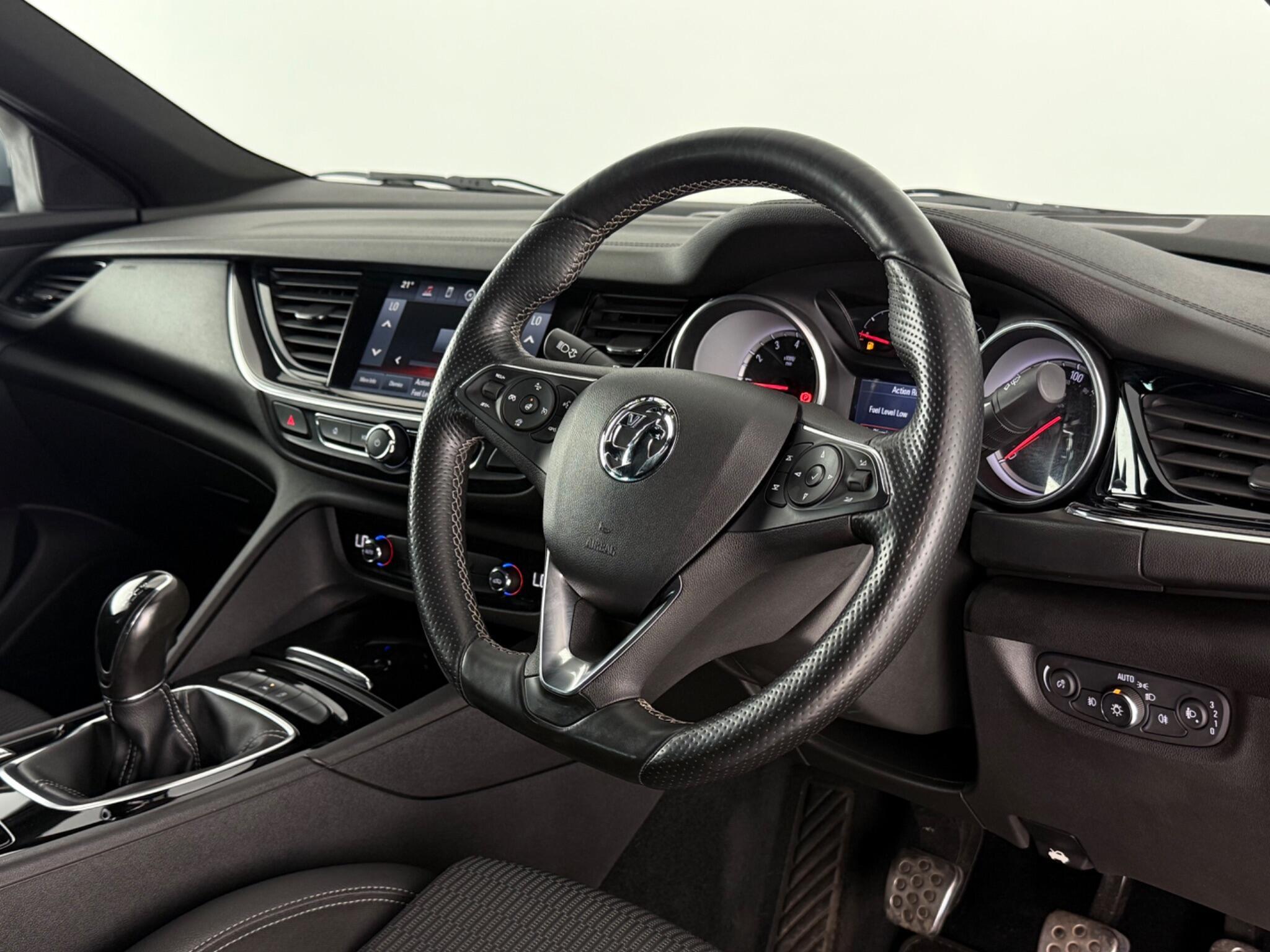 Vauxhall Insignia view 3