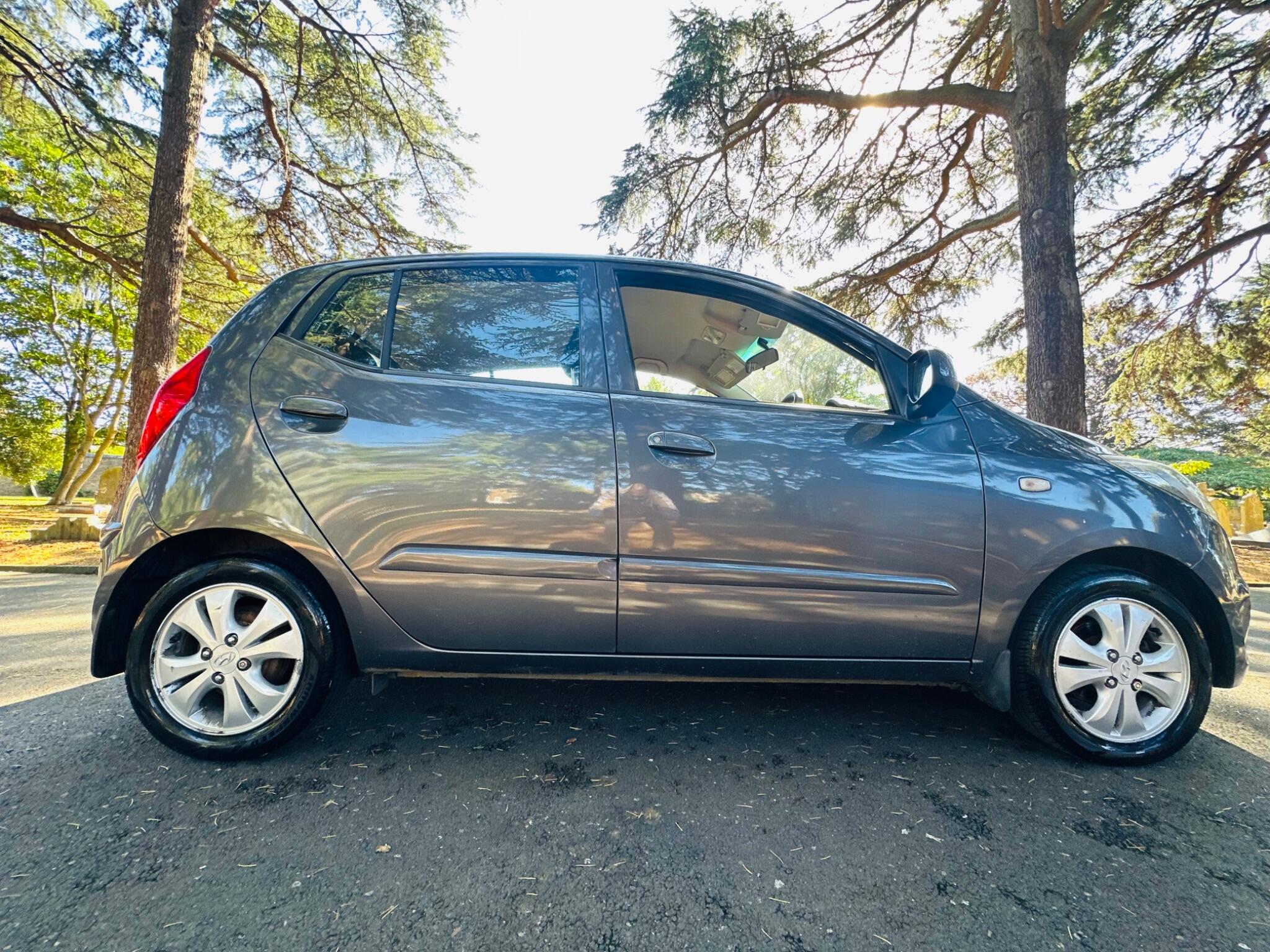 Hyundai i10 view 20