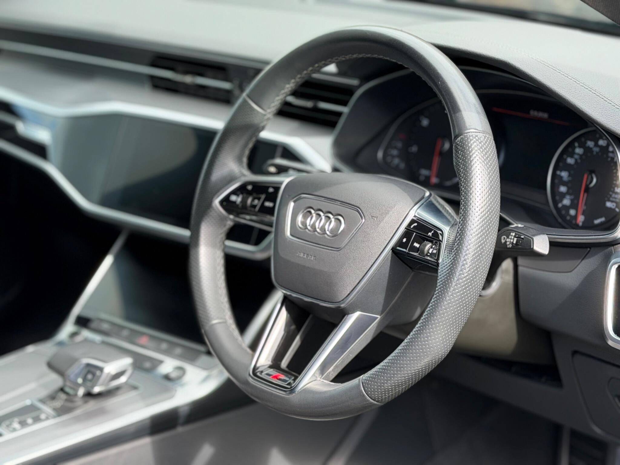 Audi A6 view 12