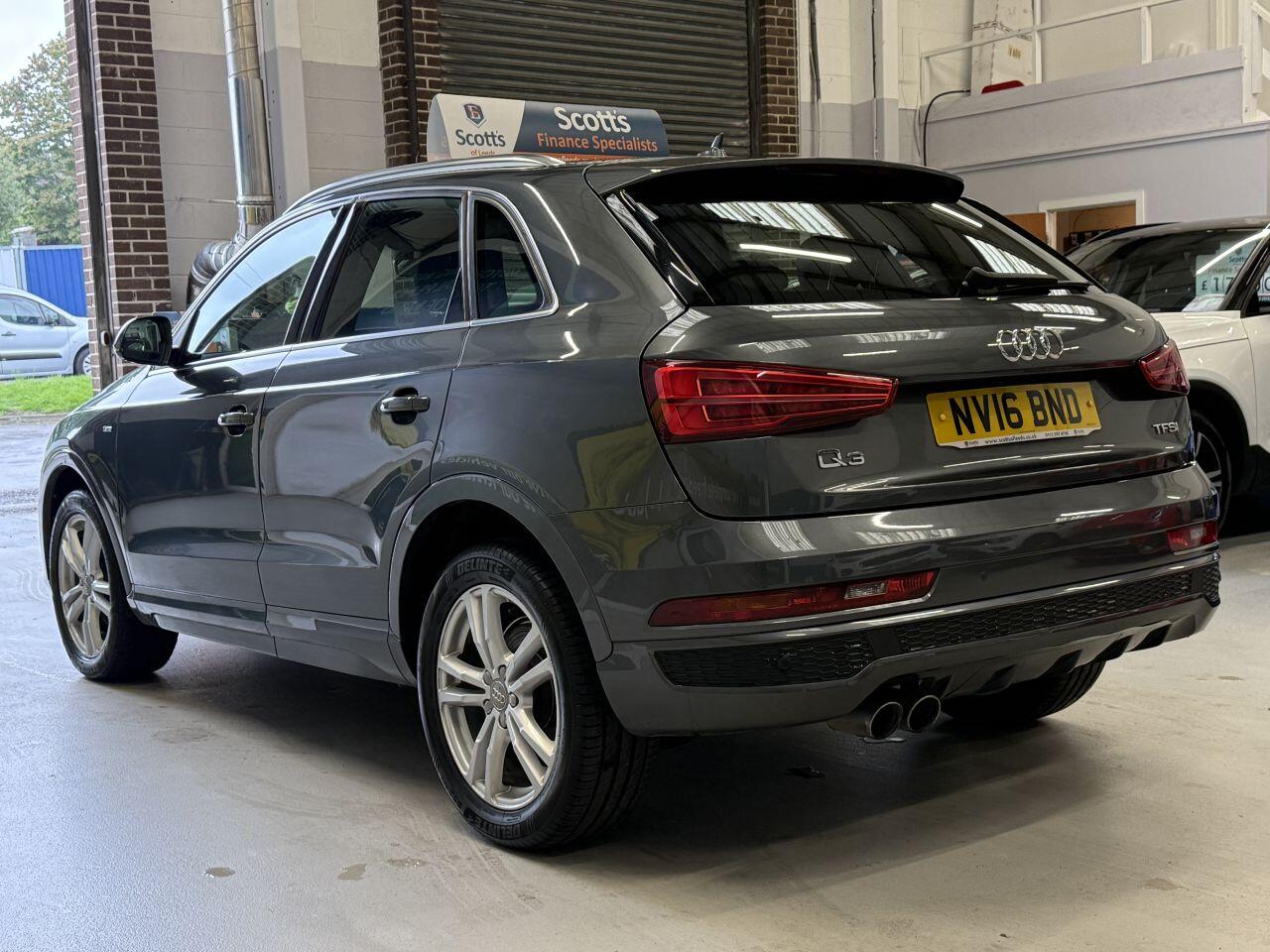 Audi Q3 view 4