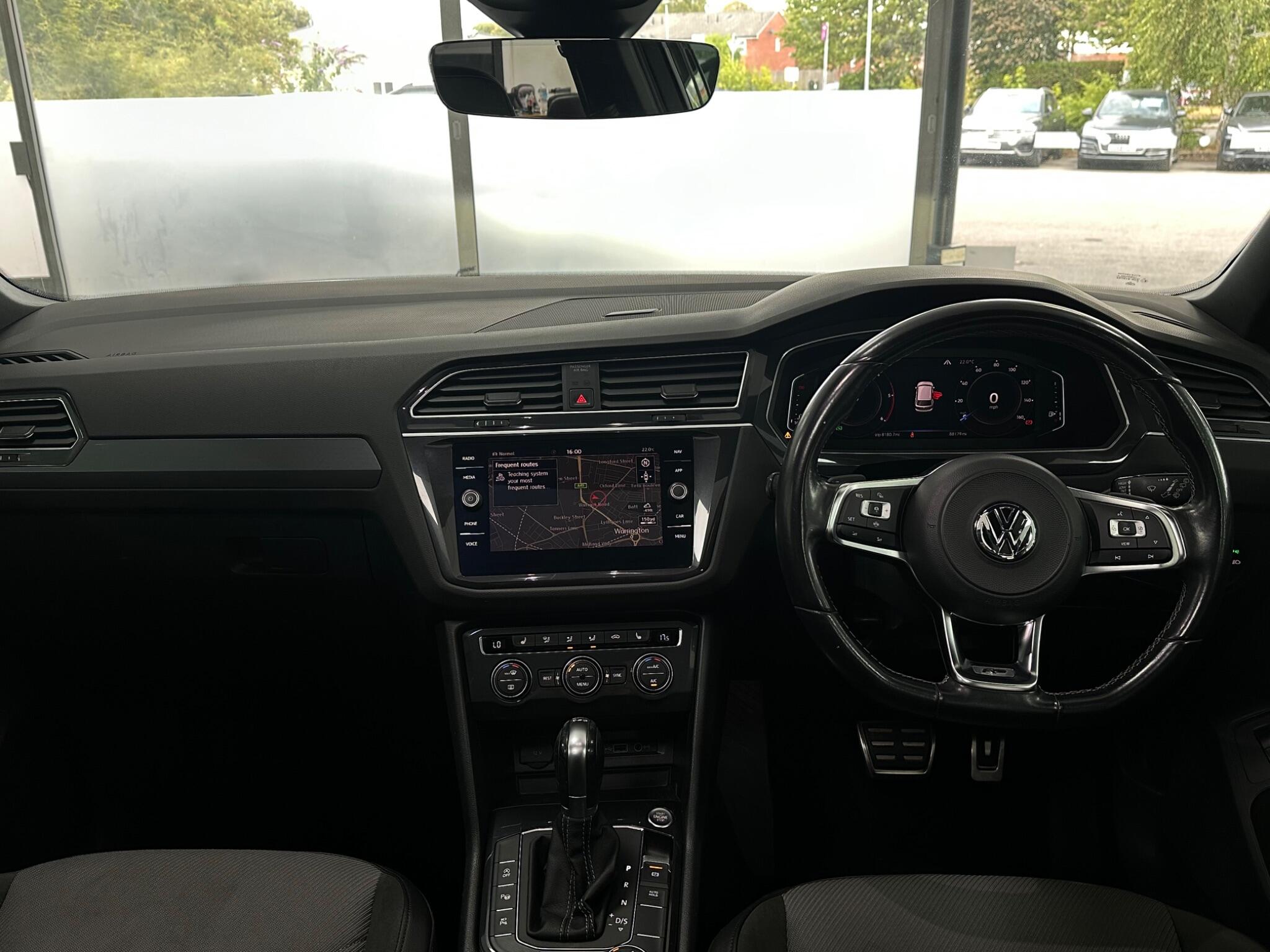 Volkswagen Tiguan view 17
