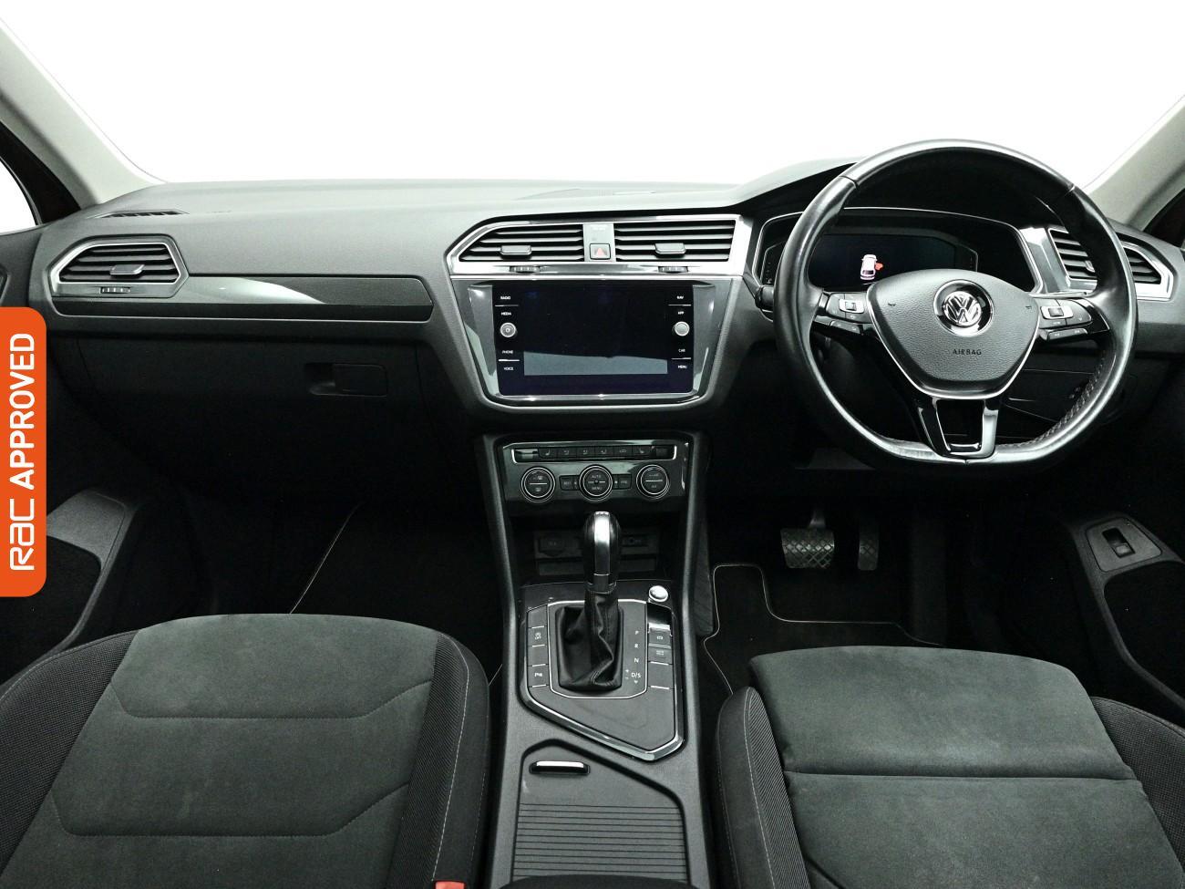 Volkswagen Tiguan view 2