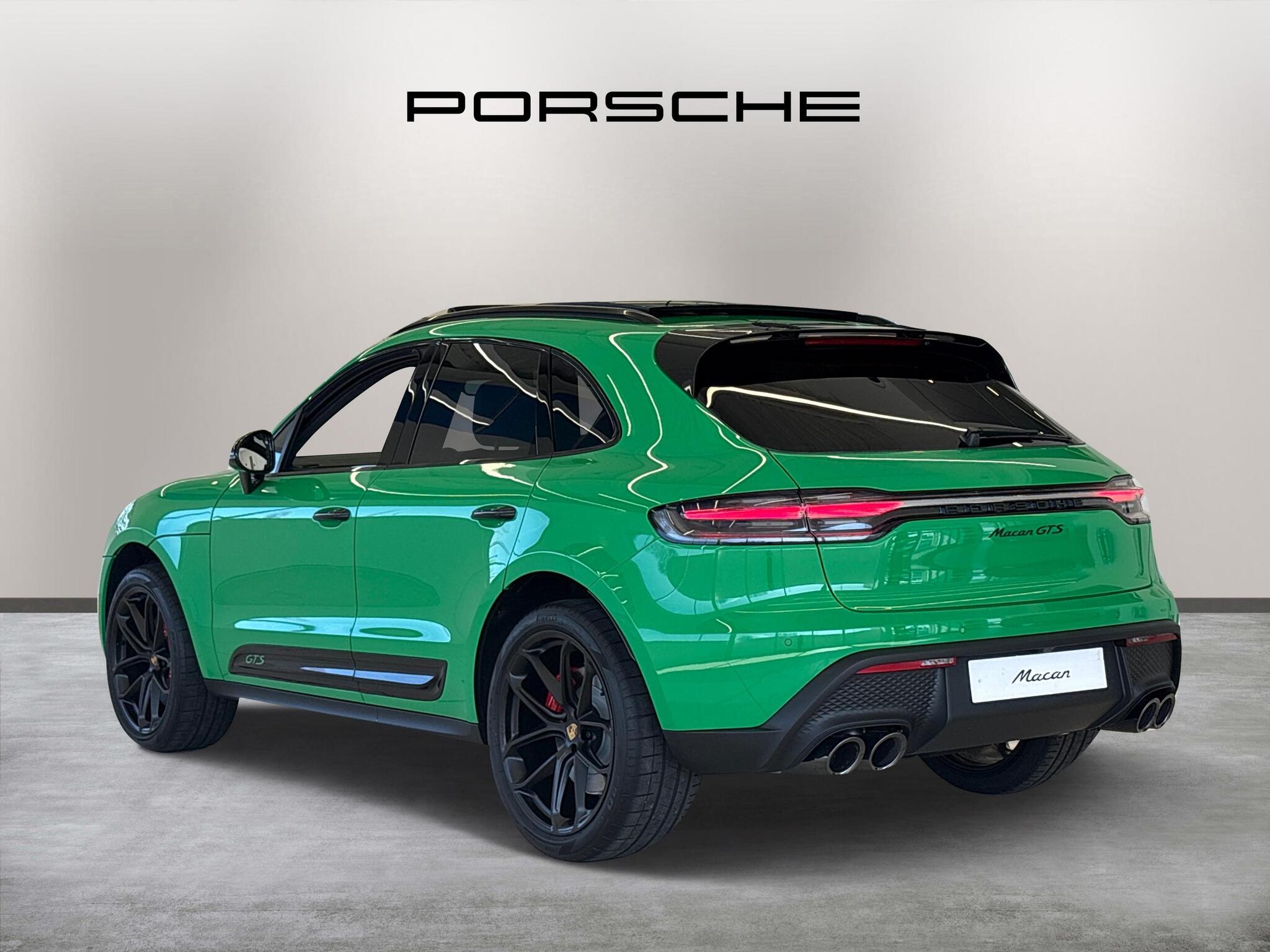 Porsche Macan view 5
